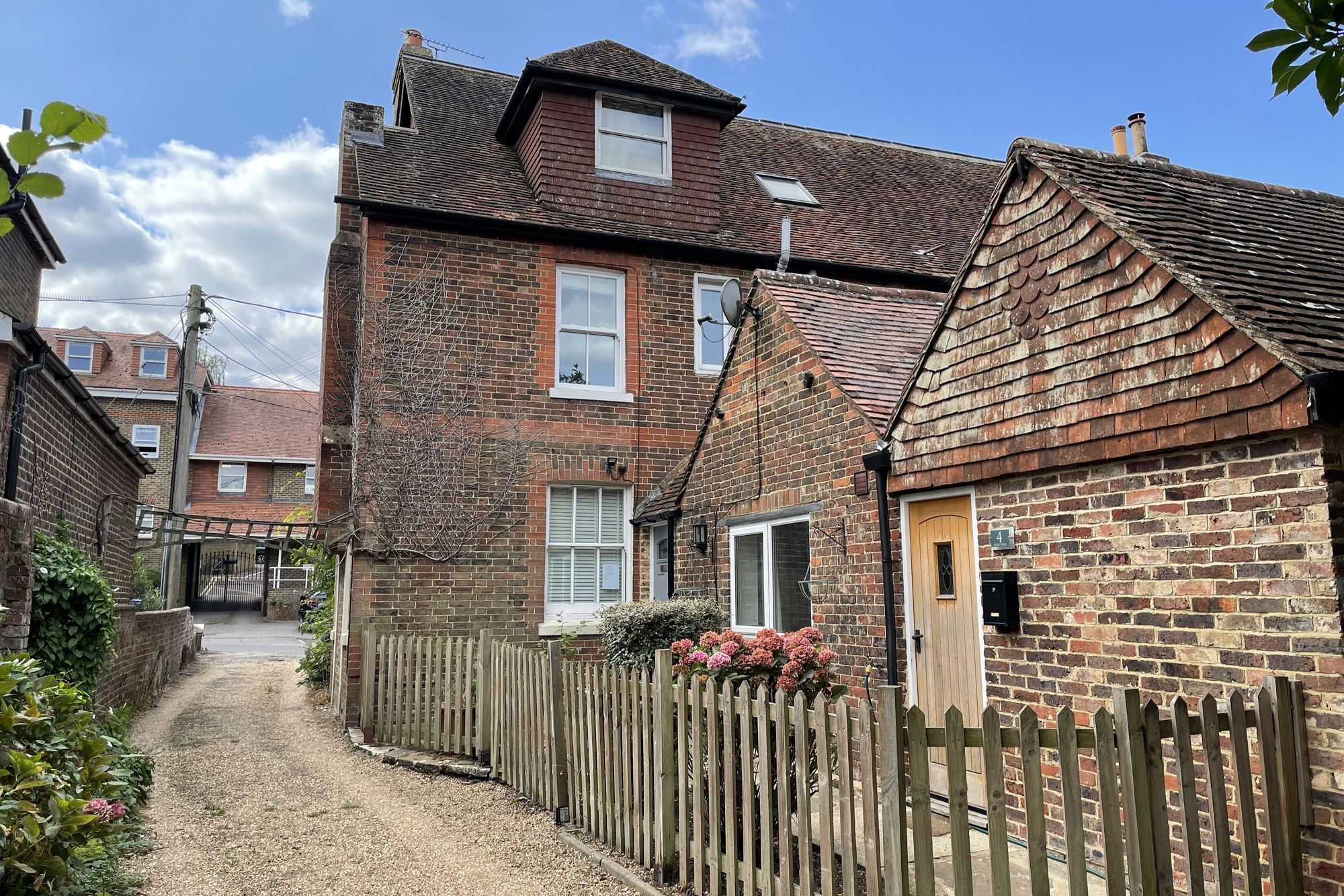 West Street, Billingshurst, RH14