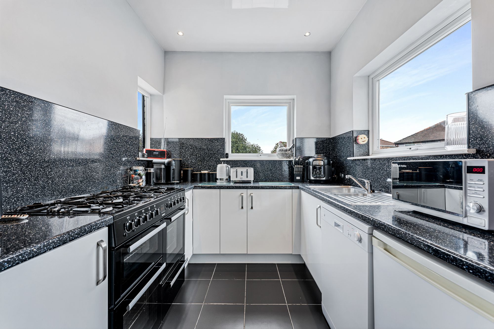 Lyndon Grove, Runcorn