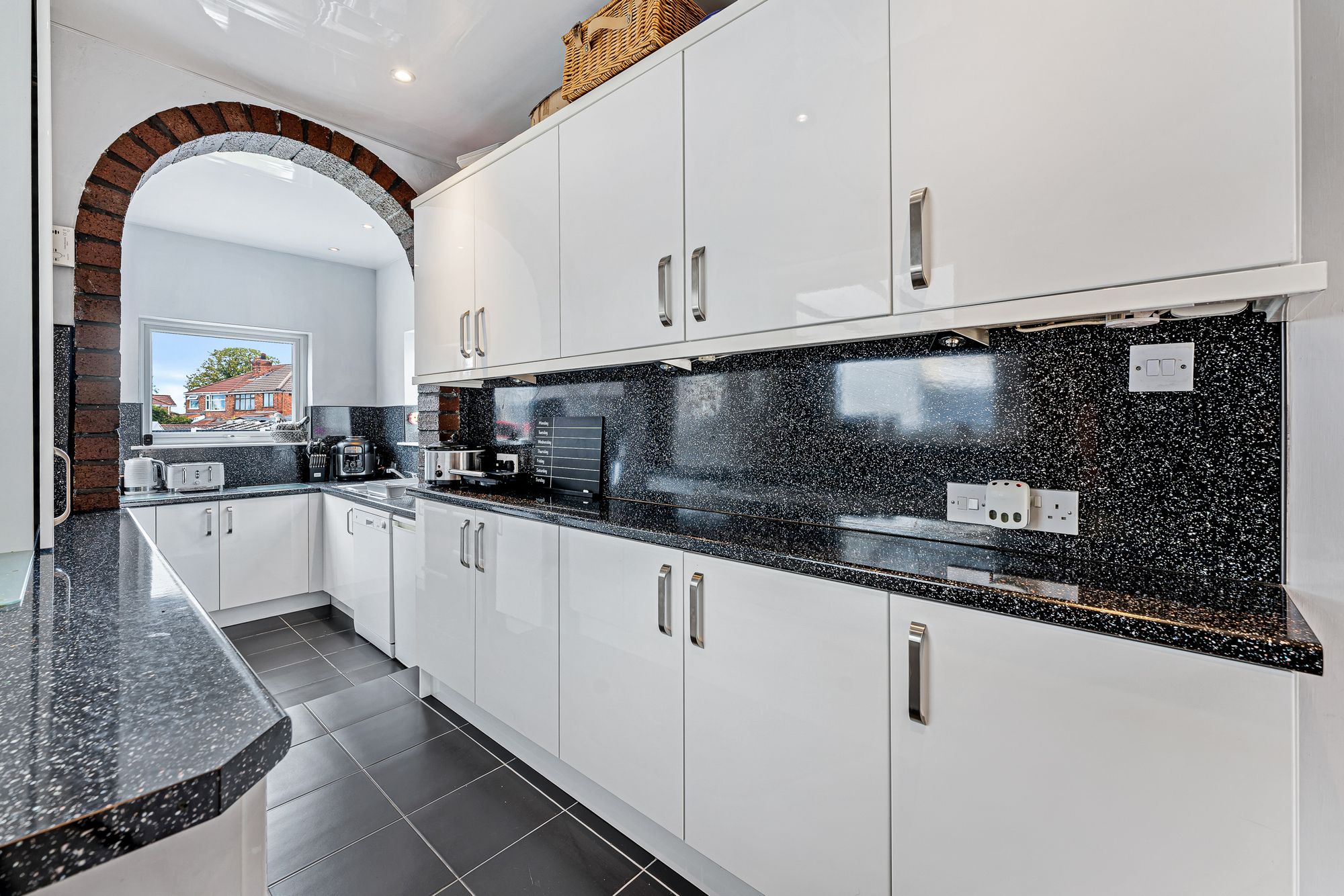 Lyndon Grove, Runcorn