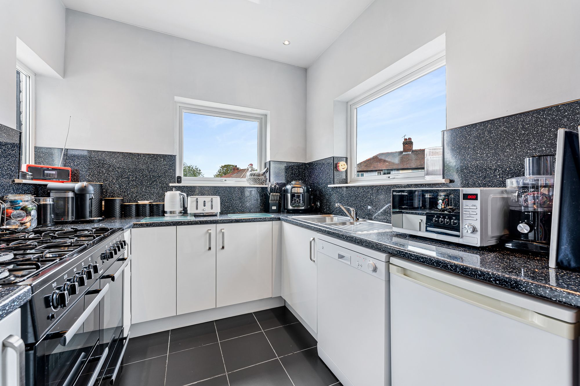 Lyndon Grove, Runcorn