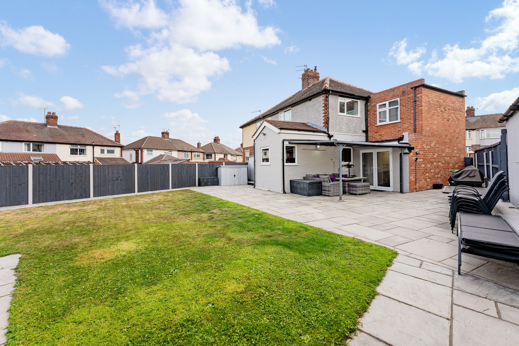 Lyndon Grove, Runcorn