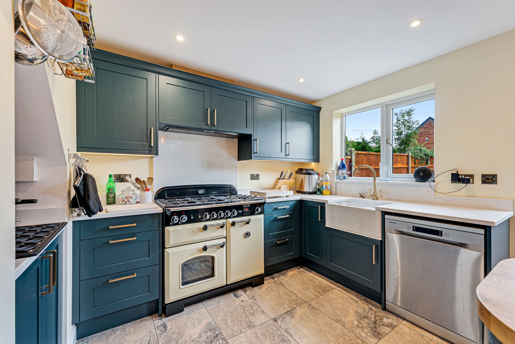 Finsbury Park, Widnes, WA8