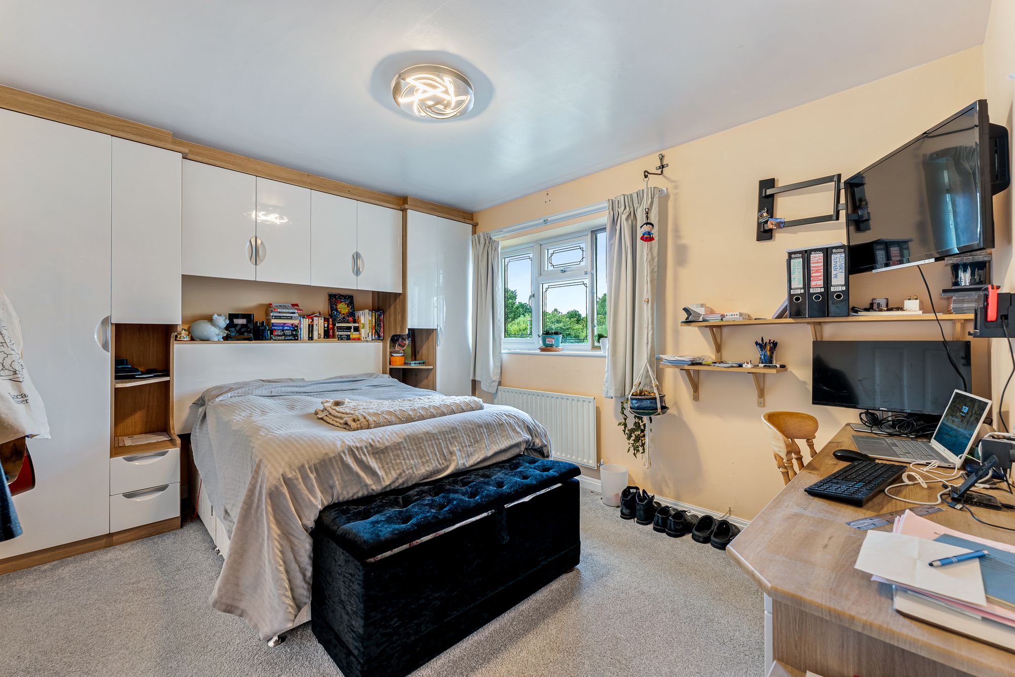 Finsbury Park, Widnes, WA8