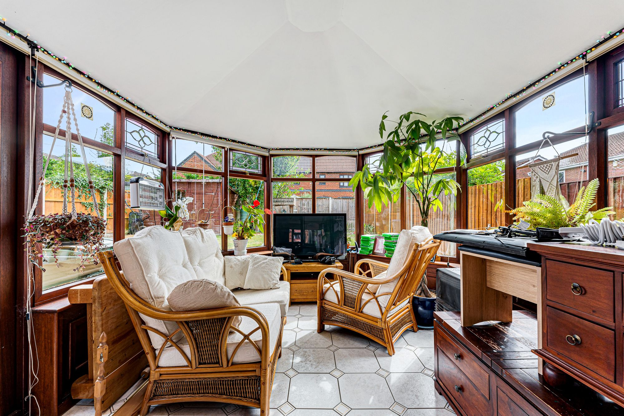 Finsbury Park, Widnes, WA8