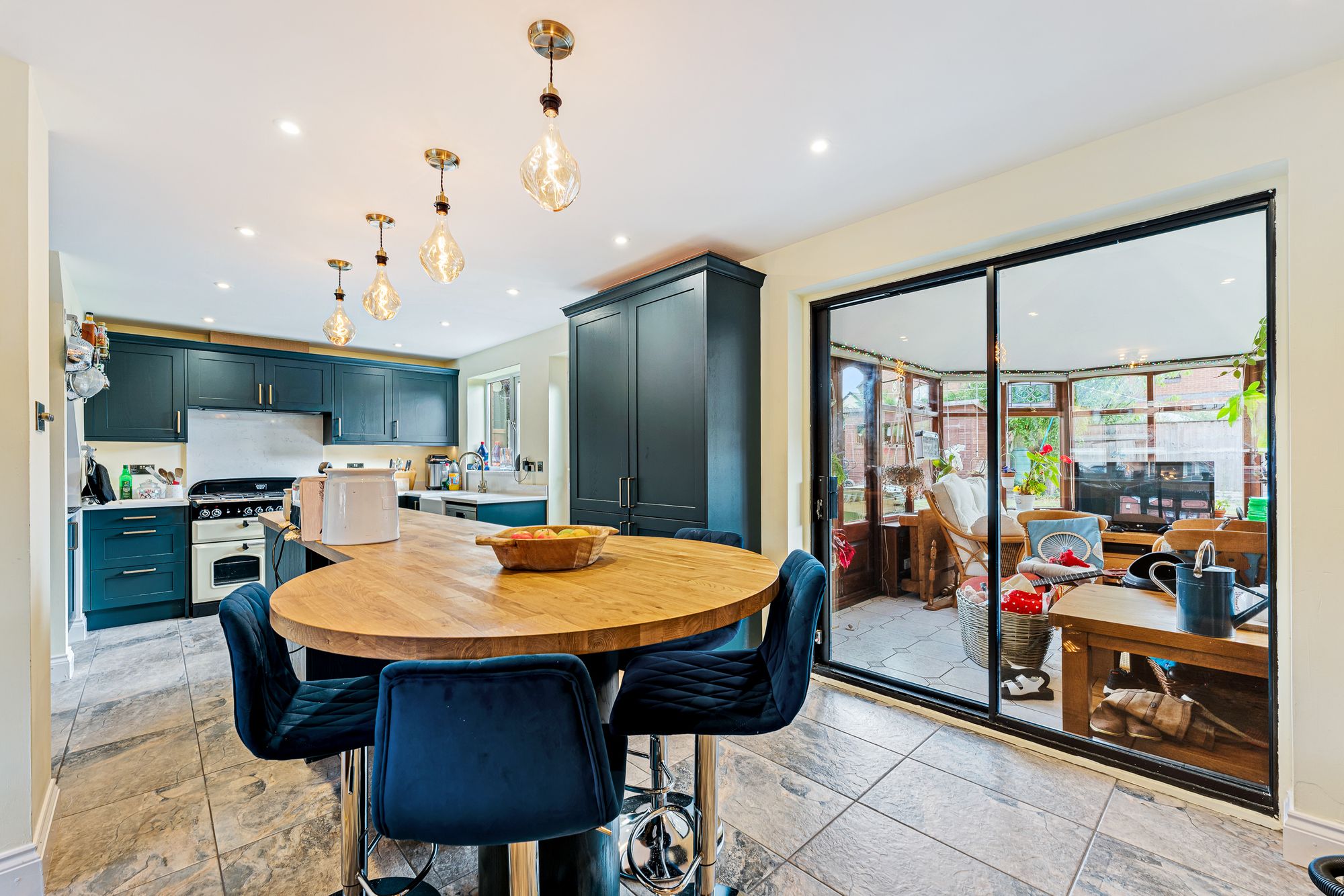 Finsbury Park, Widnes, WA8