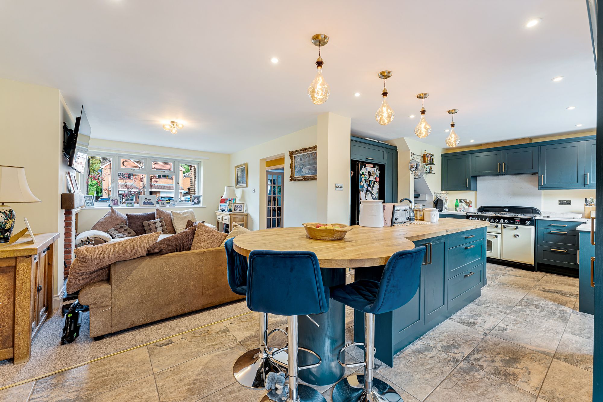 Finsbury Park, Widnes, WA8