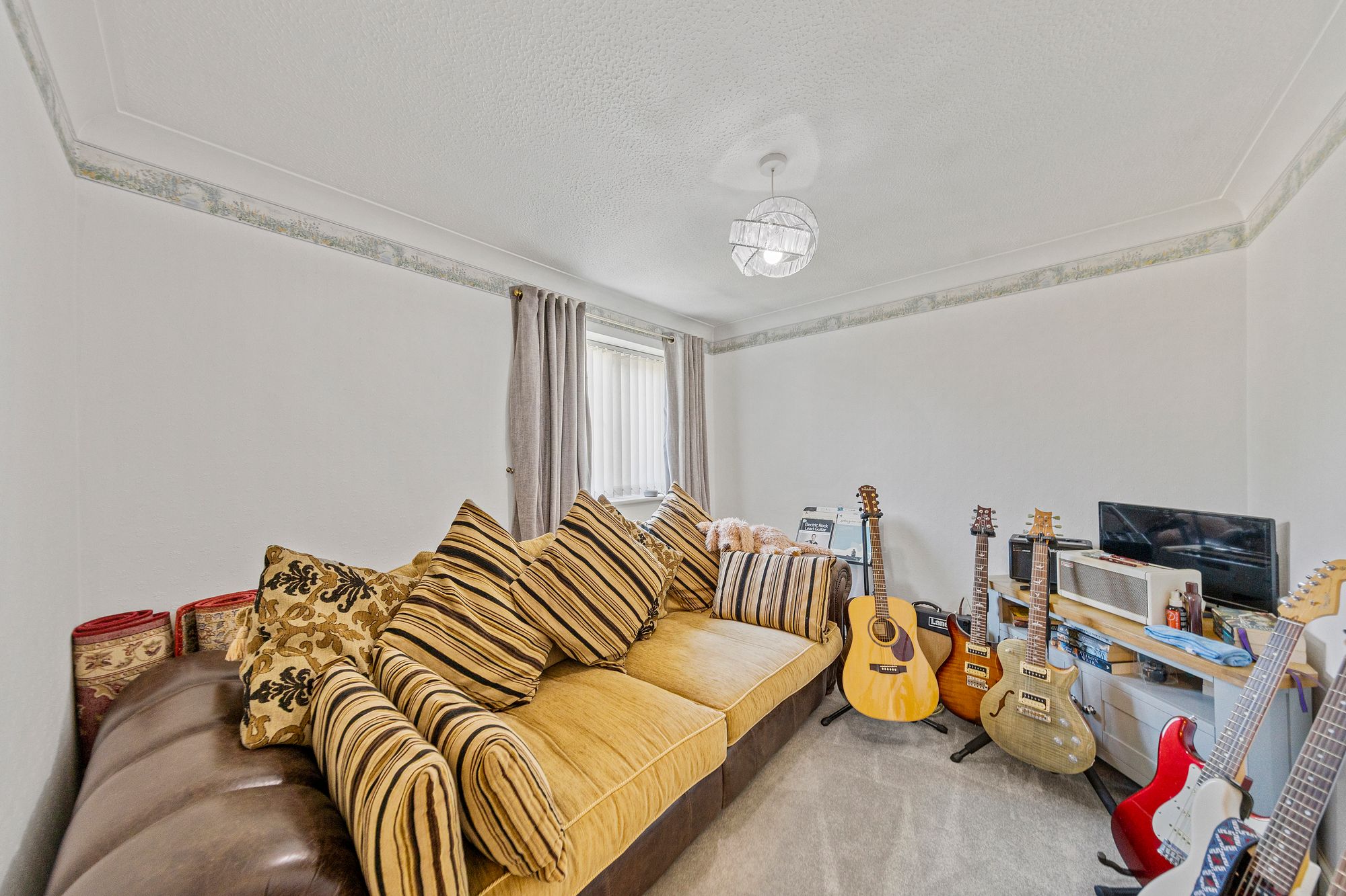 Deacons Close, Croft, WA3