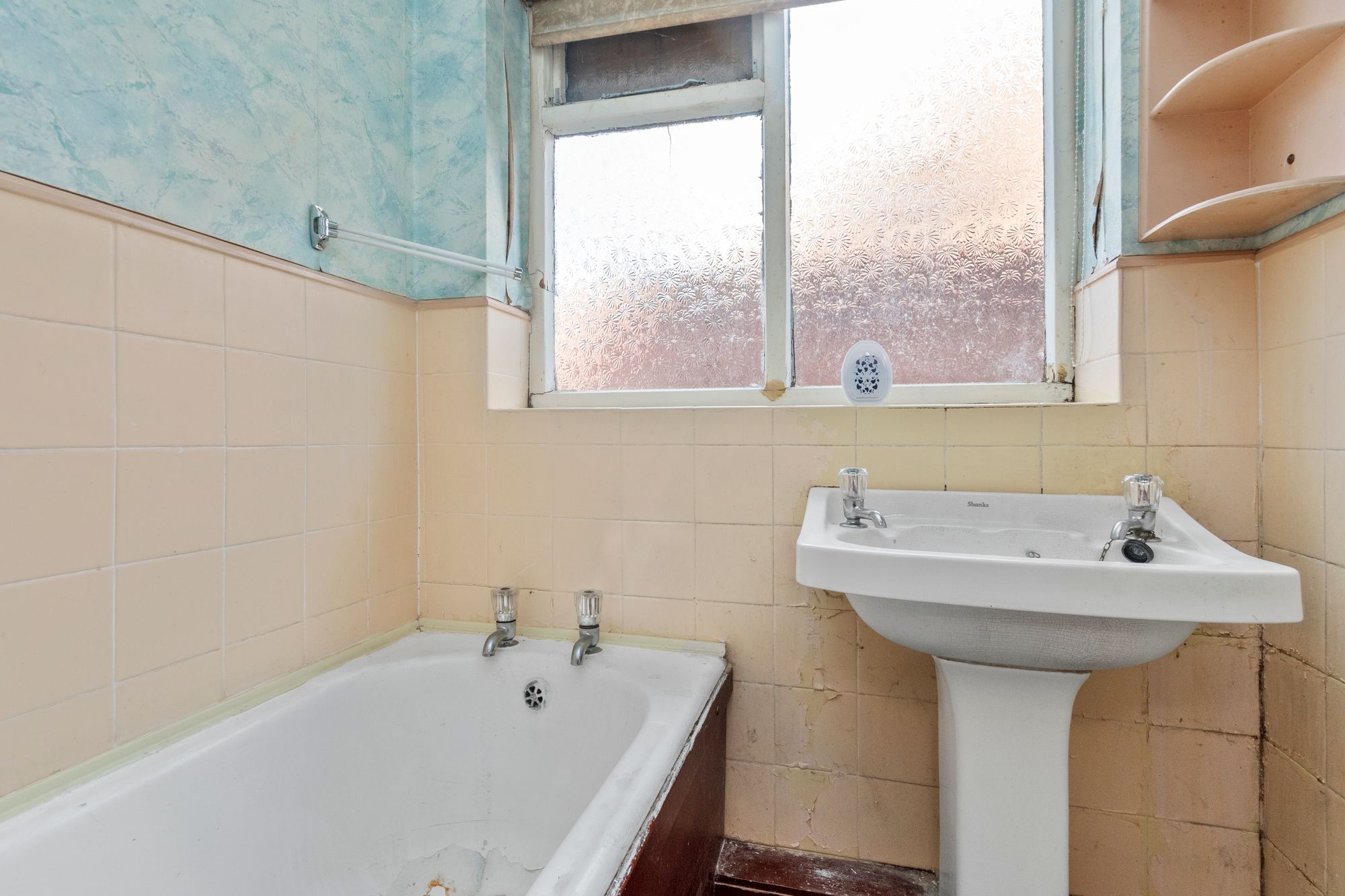 Abbots Hall Avenue, Clock Face, WA9