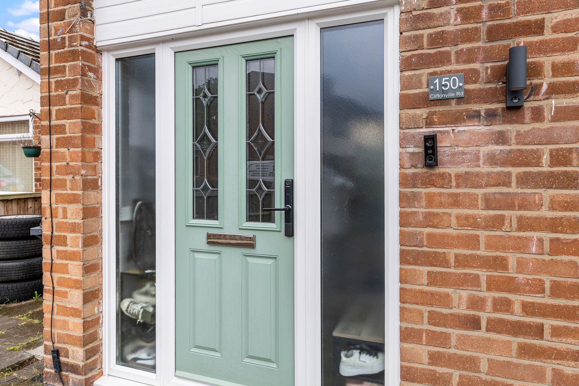 Cliftonville Road, Woolston, WA1