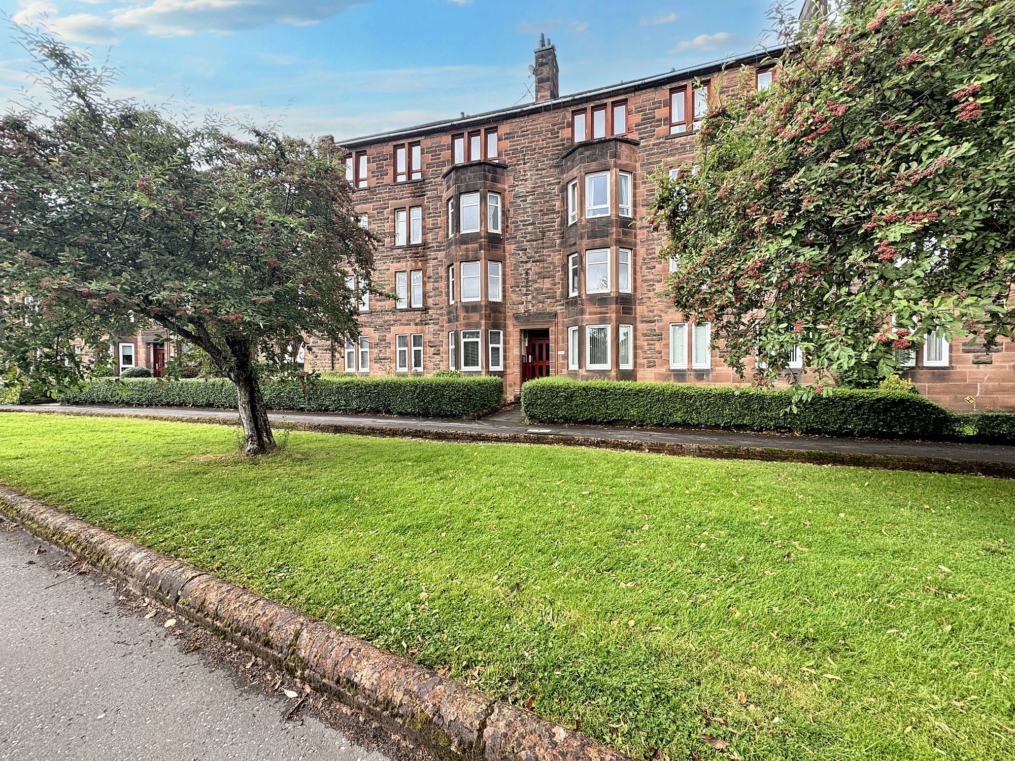 0/2, 1735 Great Western Road
