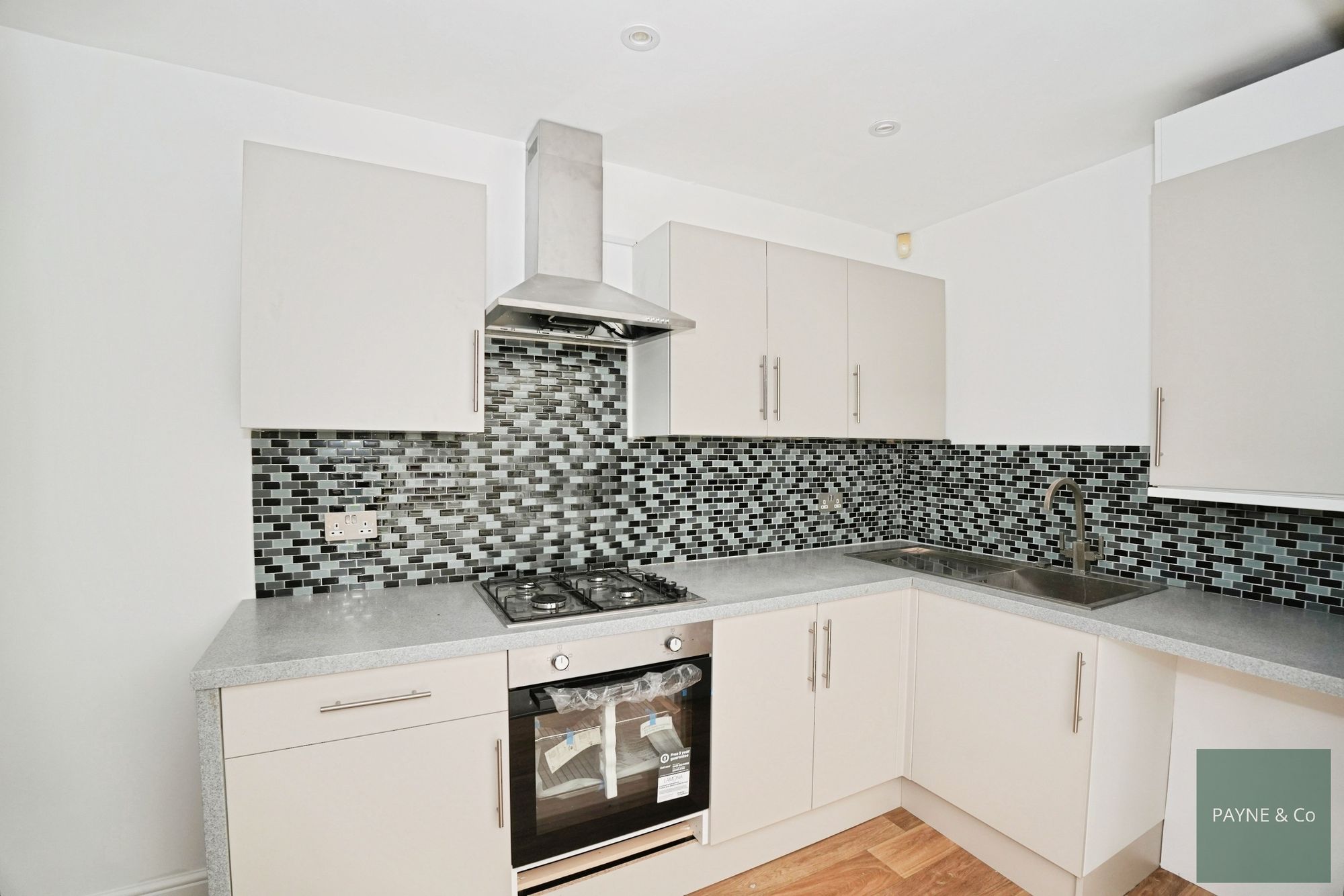 4 Bed, 2 Bath Property For Sale in Neville Road, Ilford, IG6 2LN