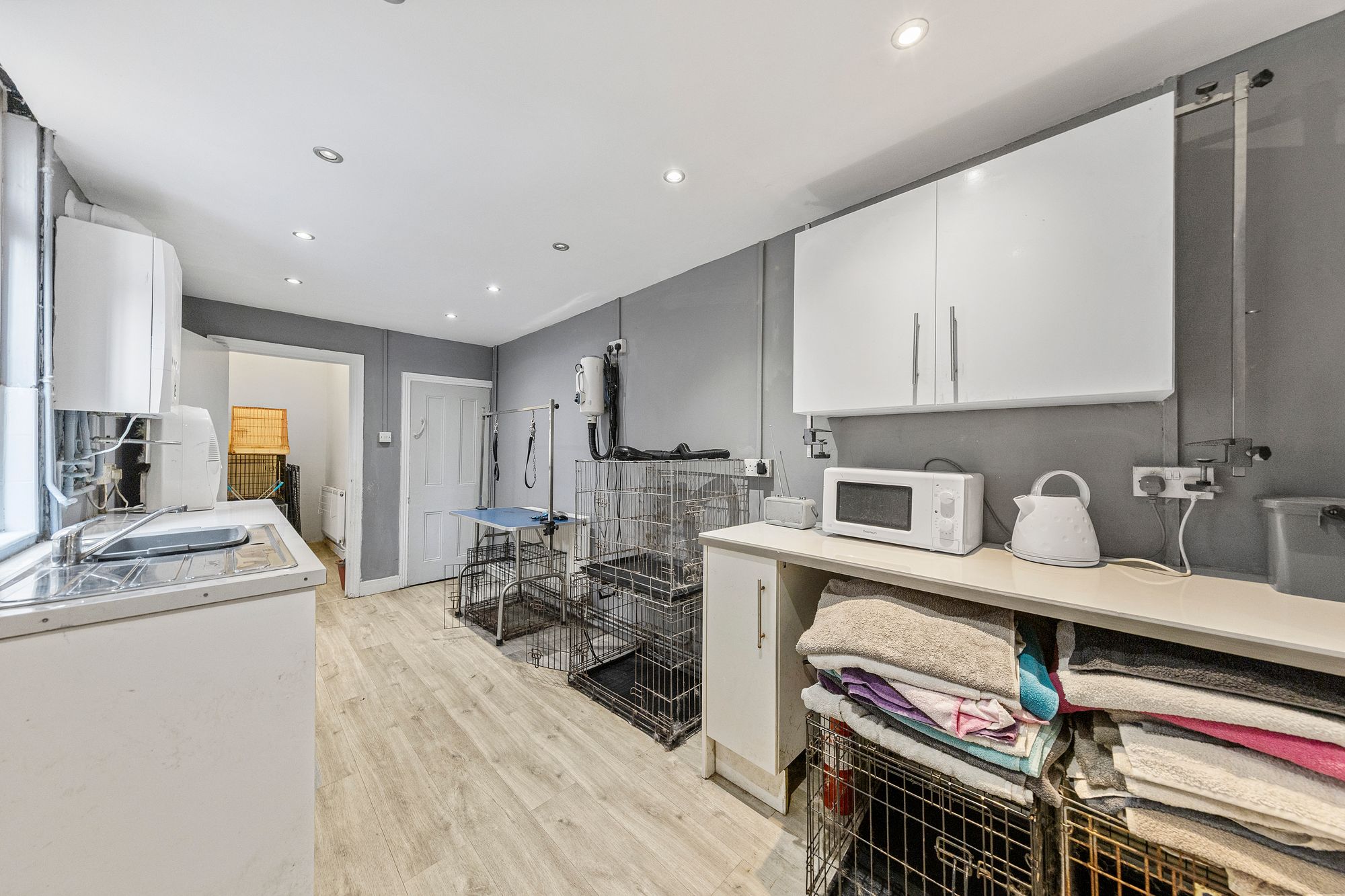 Pretty Paws, Newton-Le-Willows