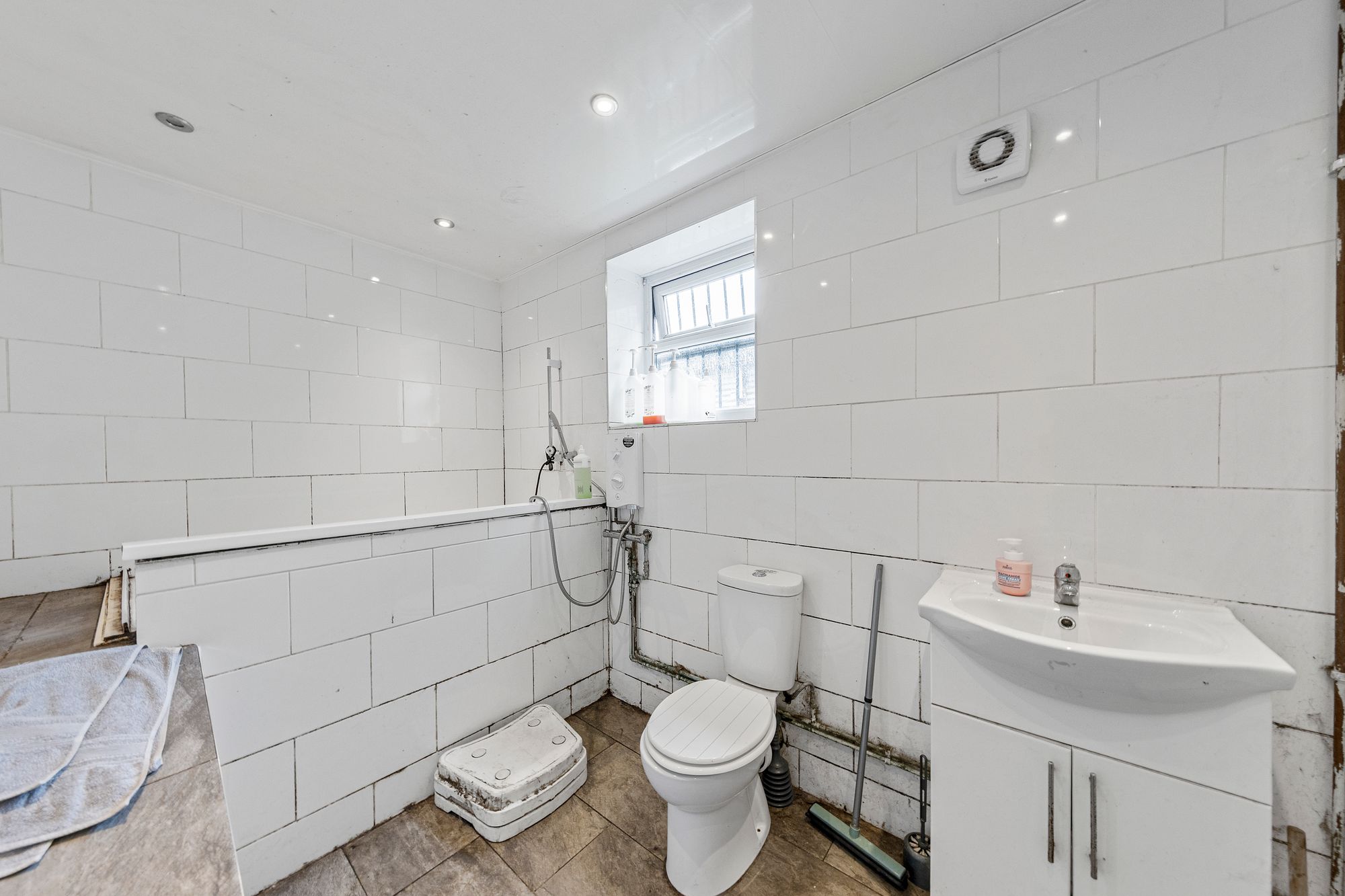 Pretty Paws, Newton-Le-Willows