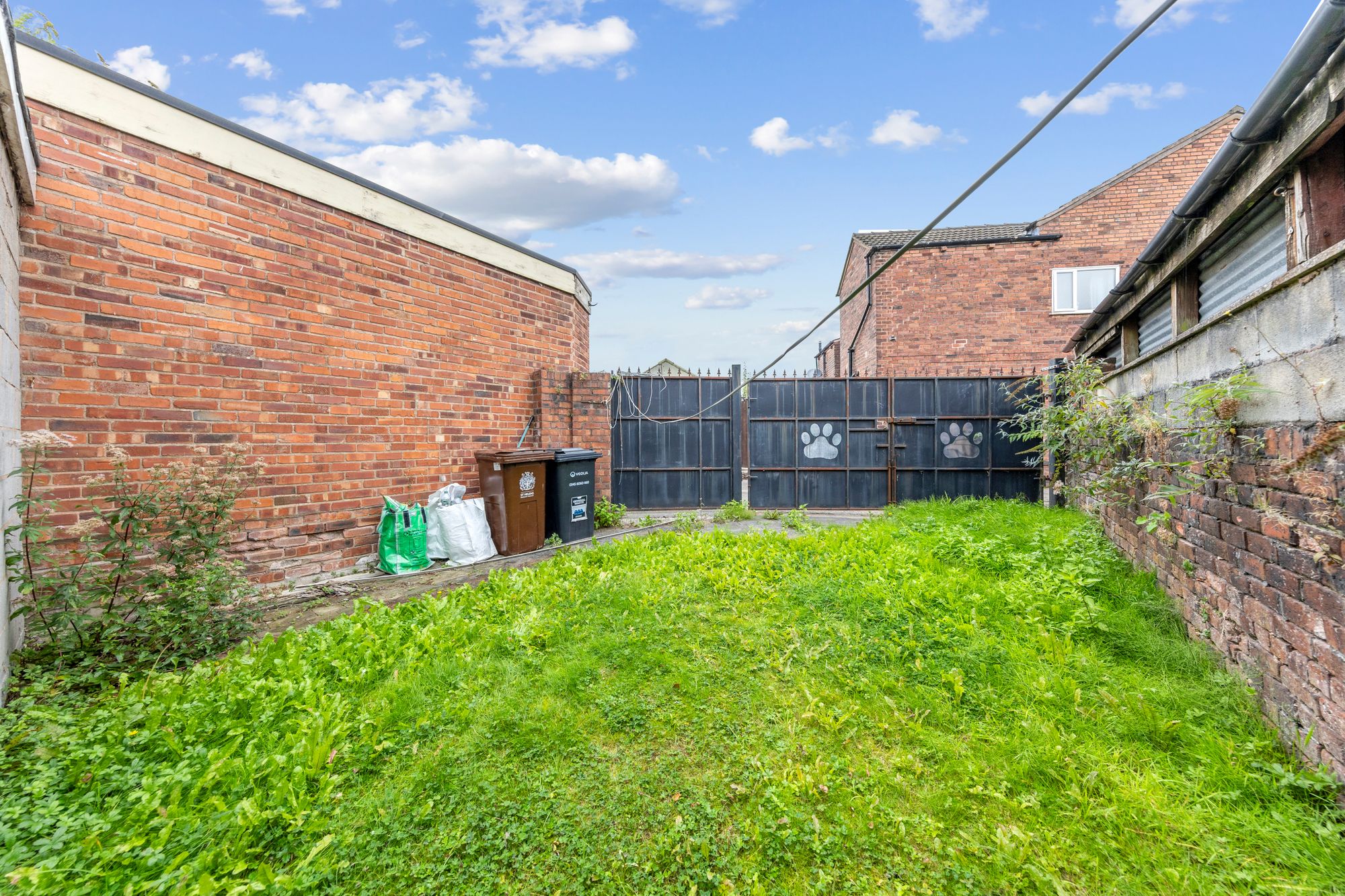 Pretty Paws, Newton-Le-Willows
