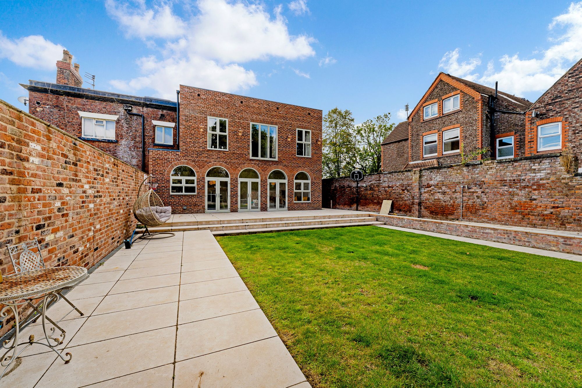 Derby Road, Widnes, WA8