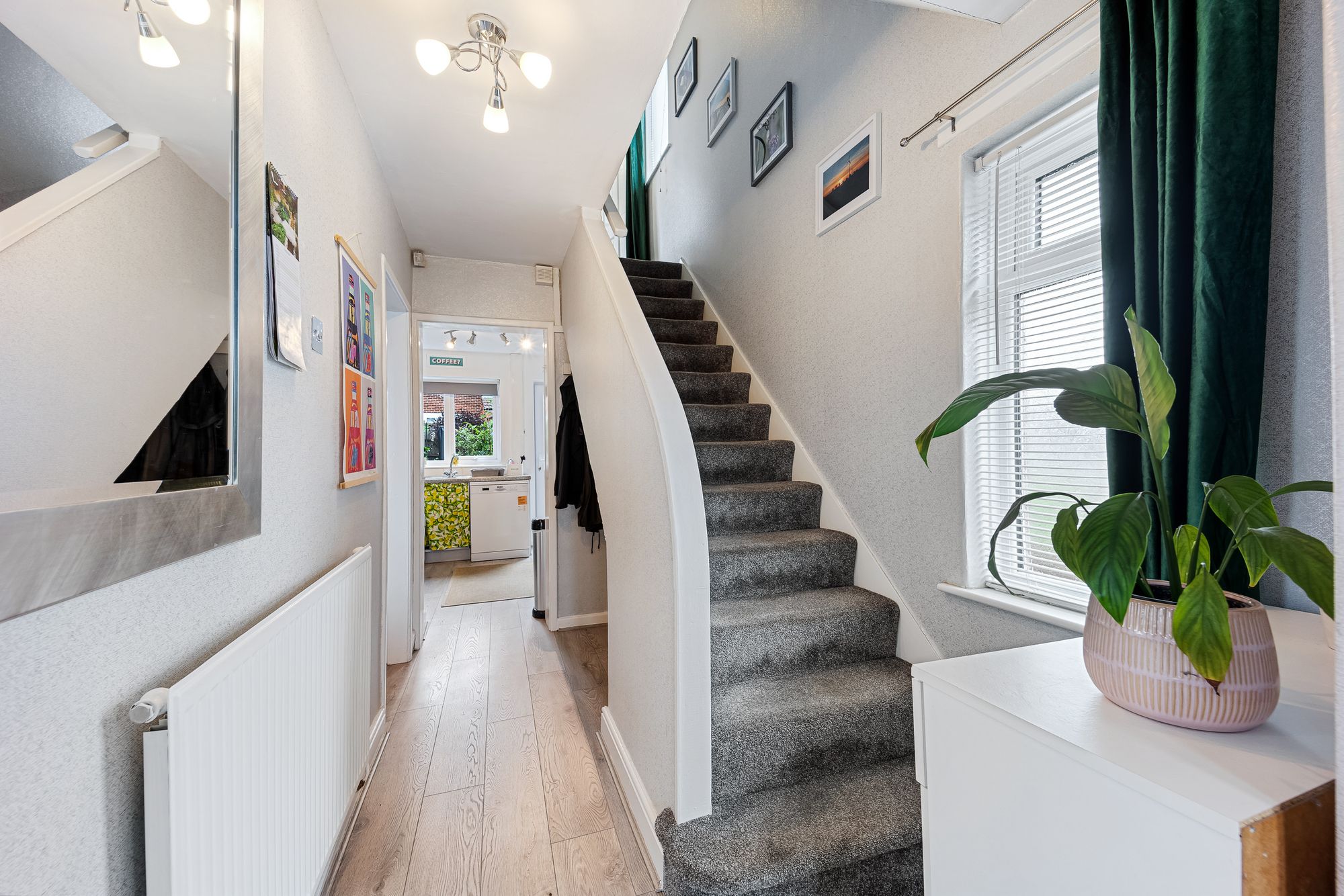 Royal Avenue, Widnes