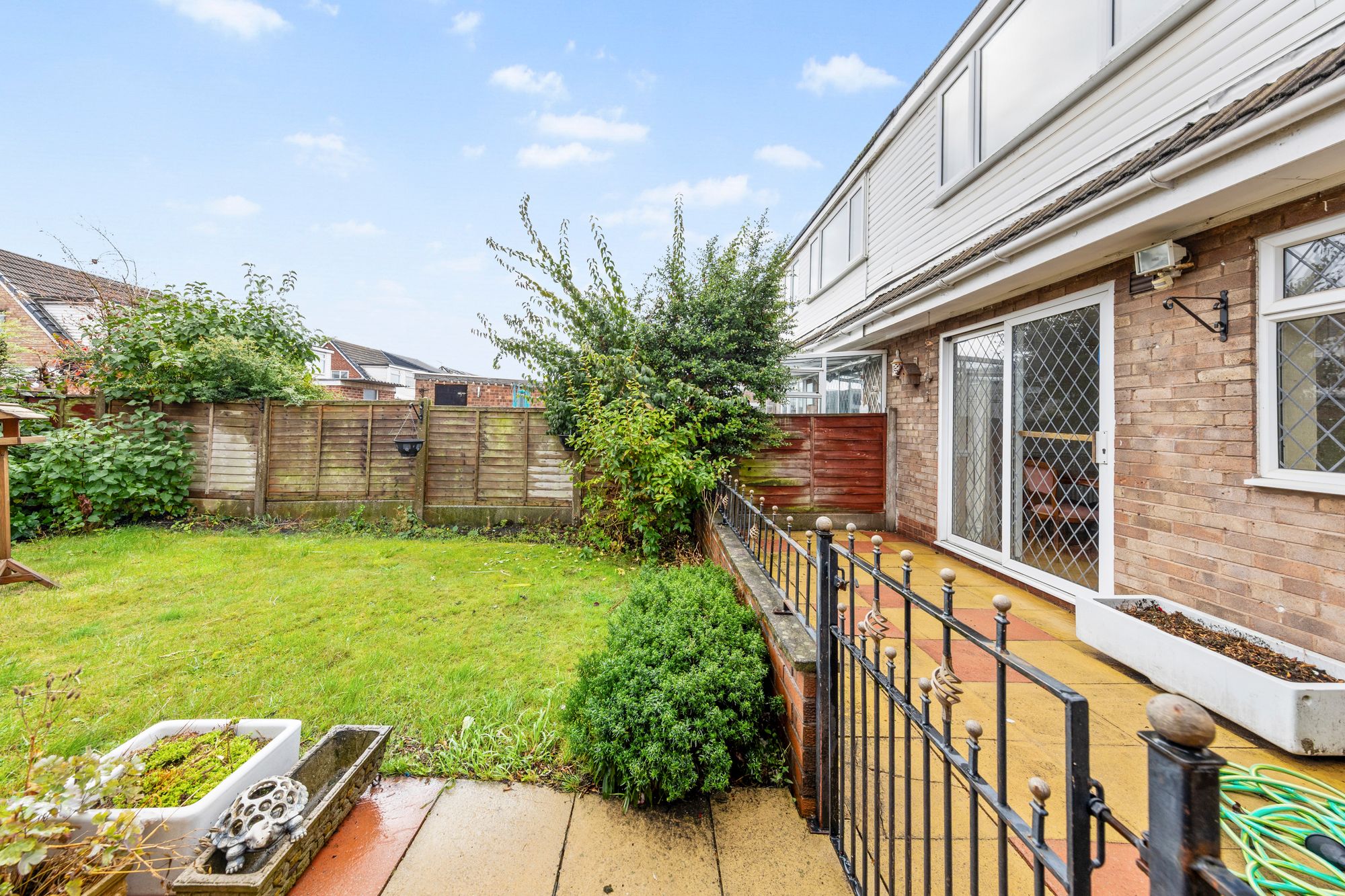 Linden Close, Woolston, WA1