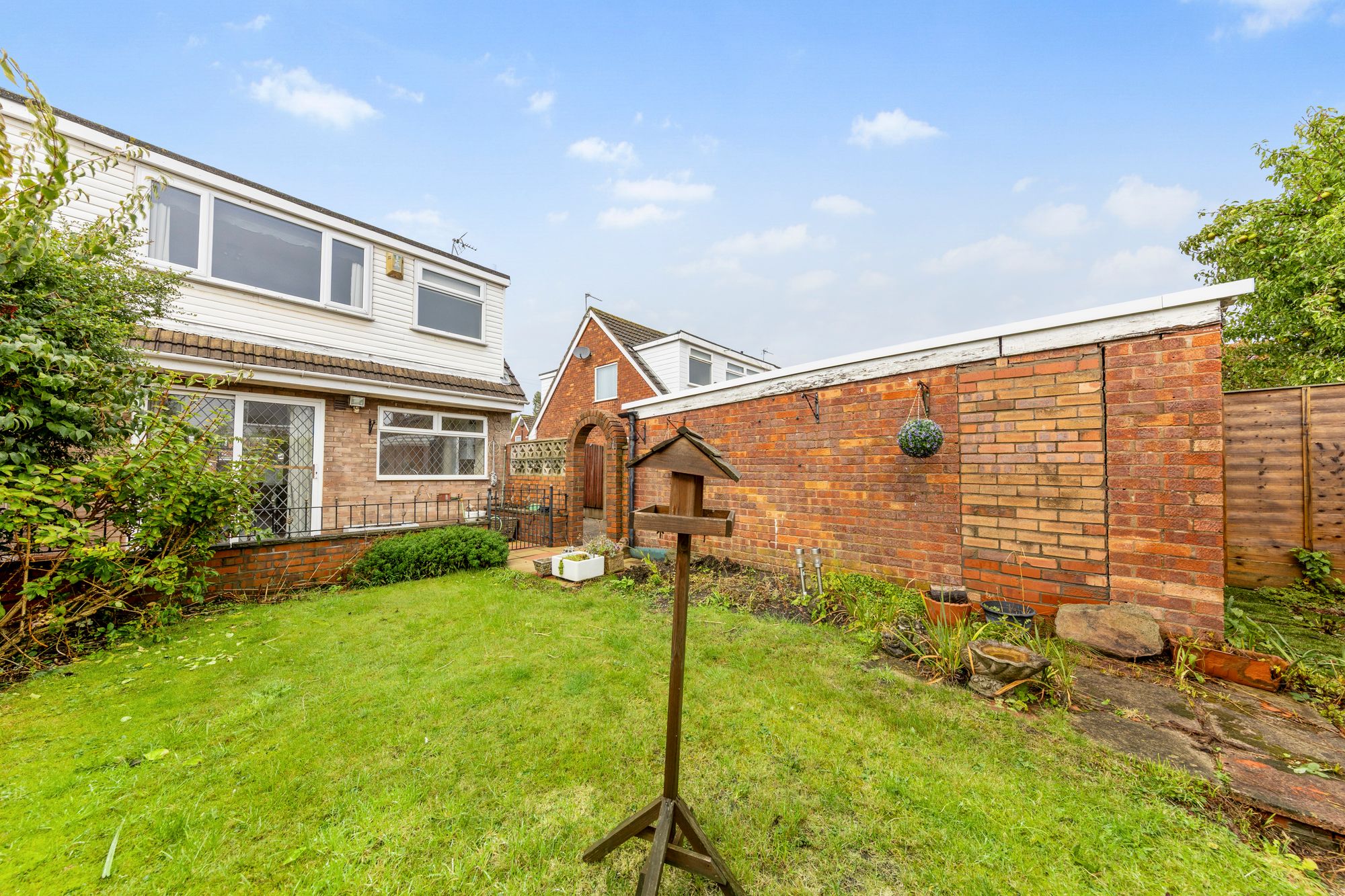 Linden Close, Woolston, WA1