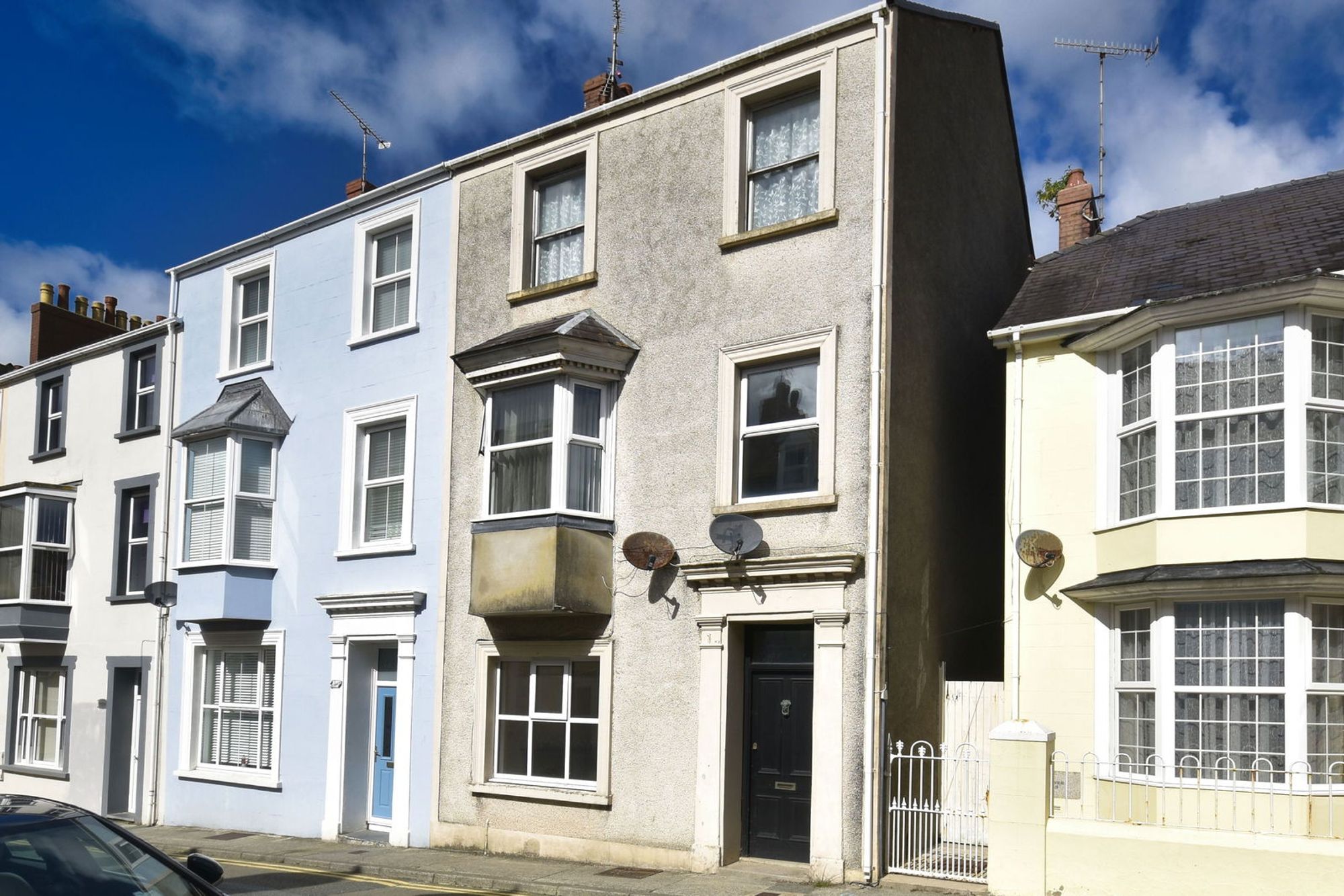 Warren Street, Tenby, SA70