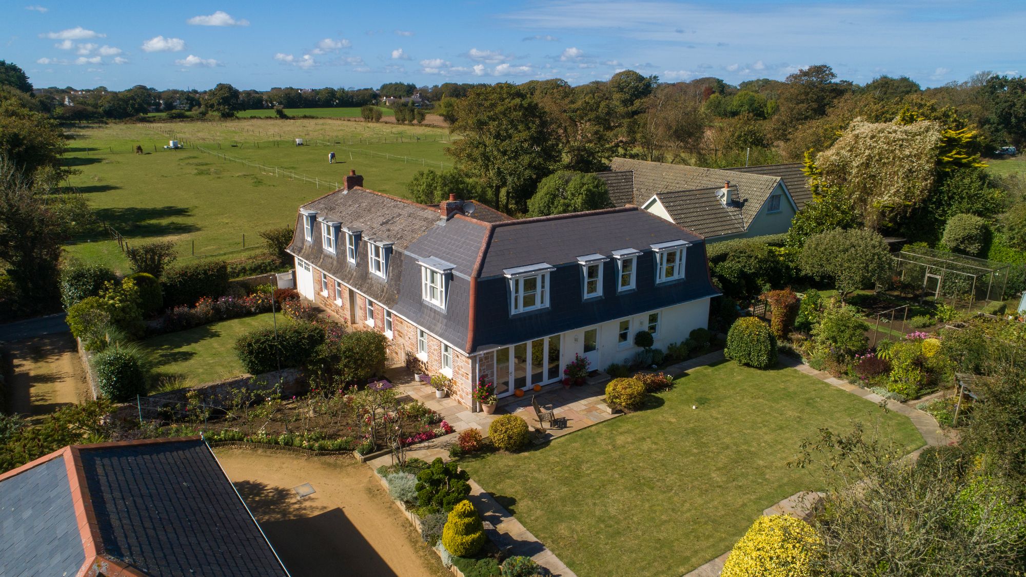 5 bed Detached House For Sale in St. Lawrence, Jersey
