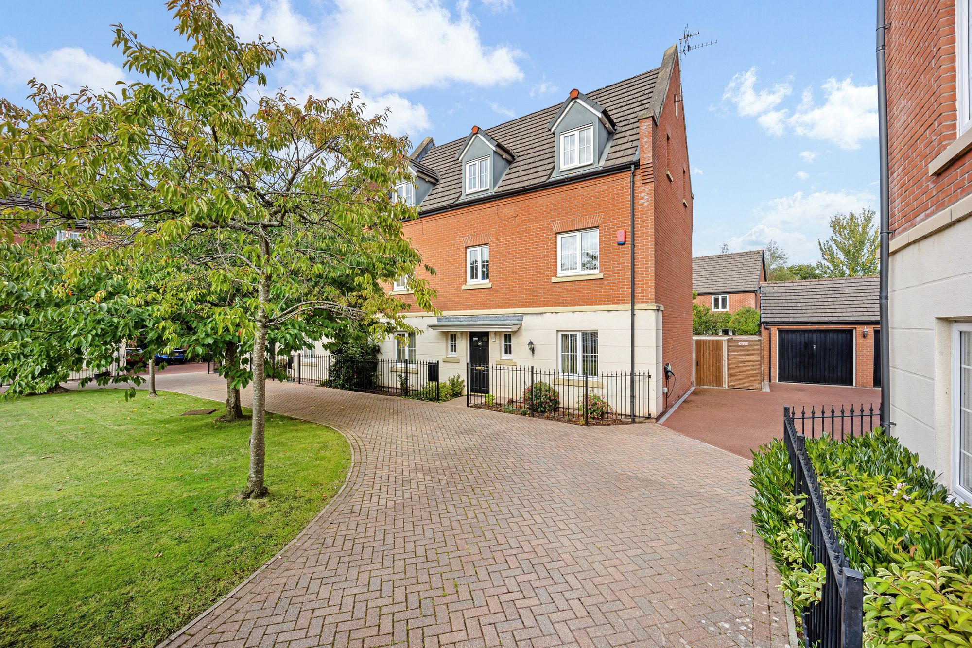 Regency Park, Widnes, WA8