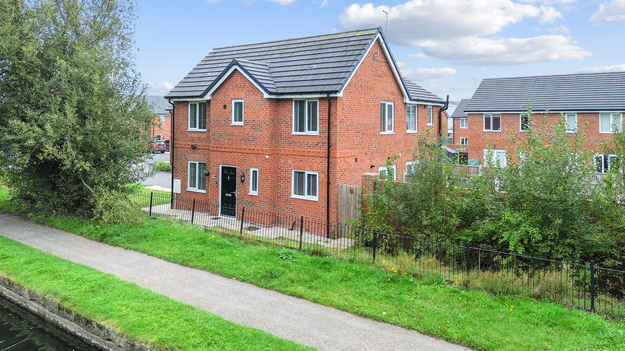 Vulcan Gate, Leigh, WN7