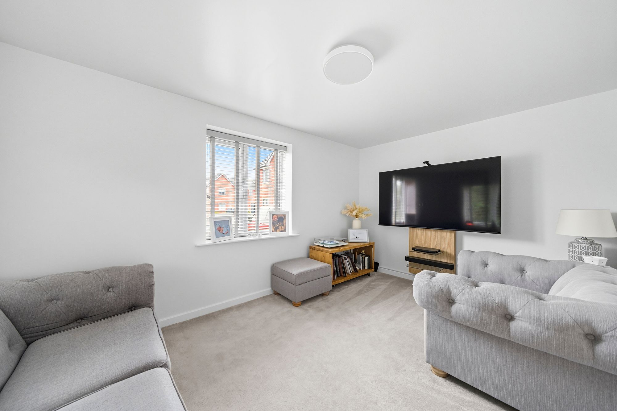 Vulcan Gate, Leigh, WN7