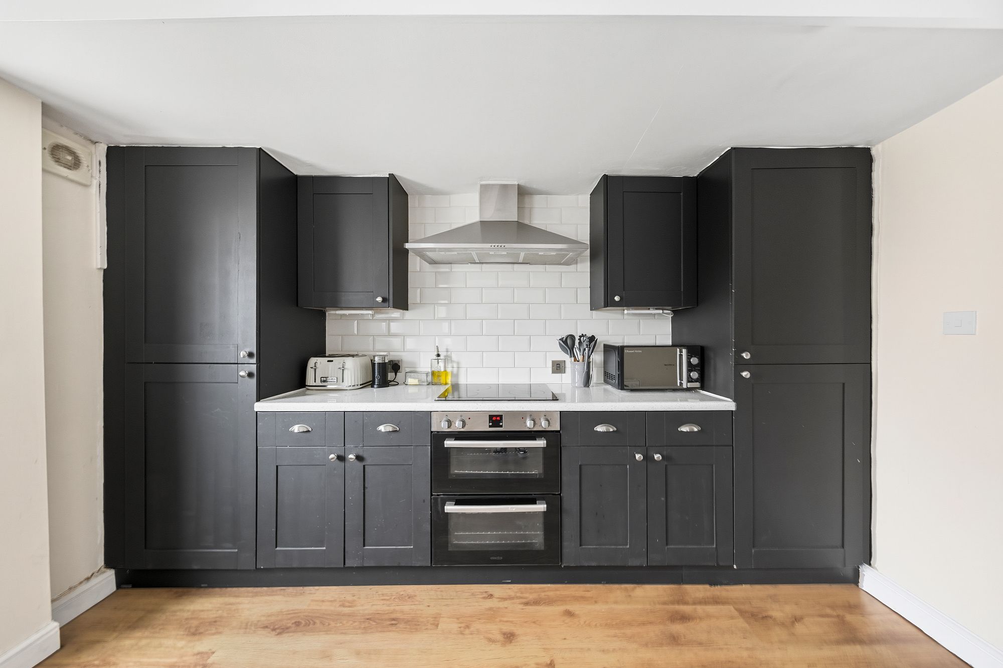 Elston Avenue, Newton-Le-Willows