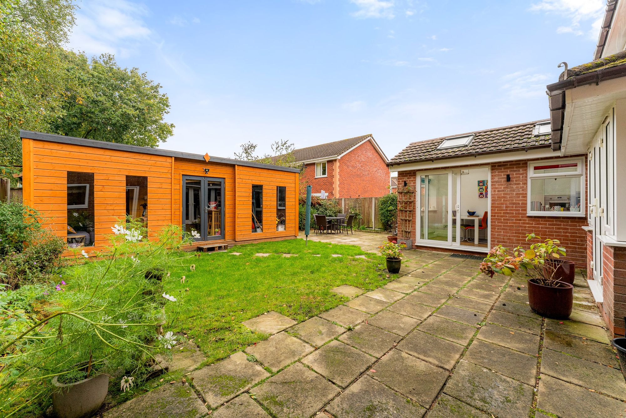 Dorchester Park, Runcorn, WA7