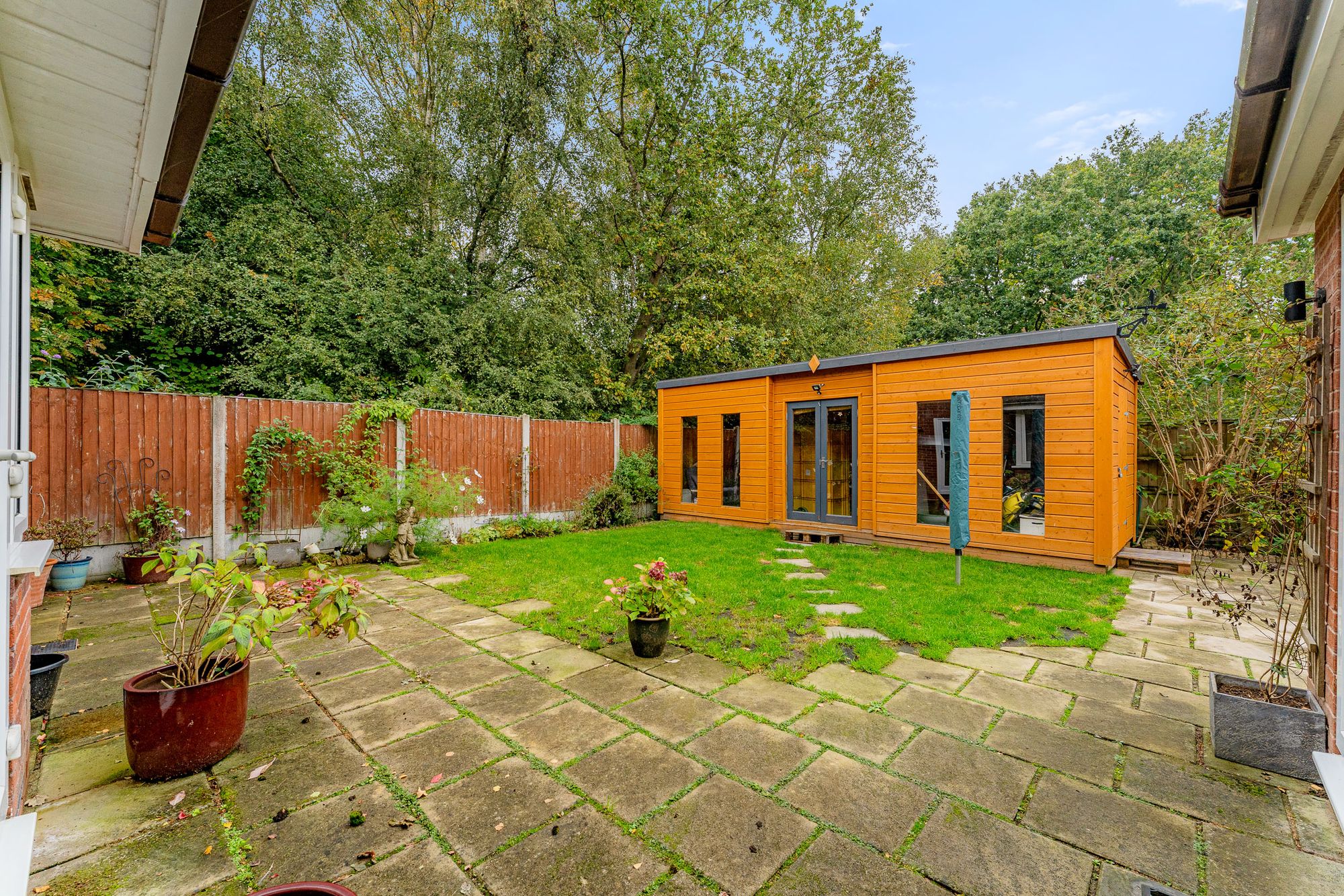 Dorchester Park, Runcorn, WA7