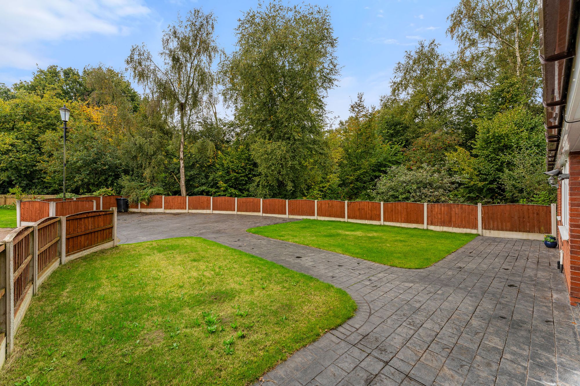 Dorchester Park, Runcorn, WA7