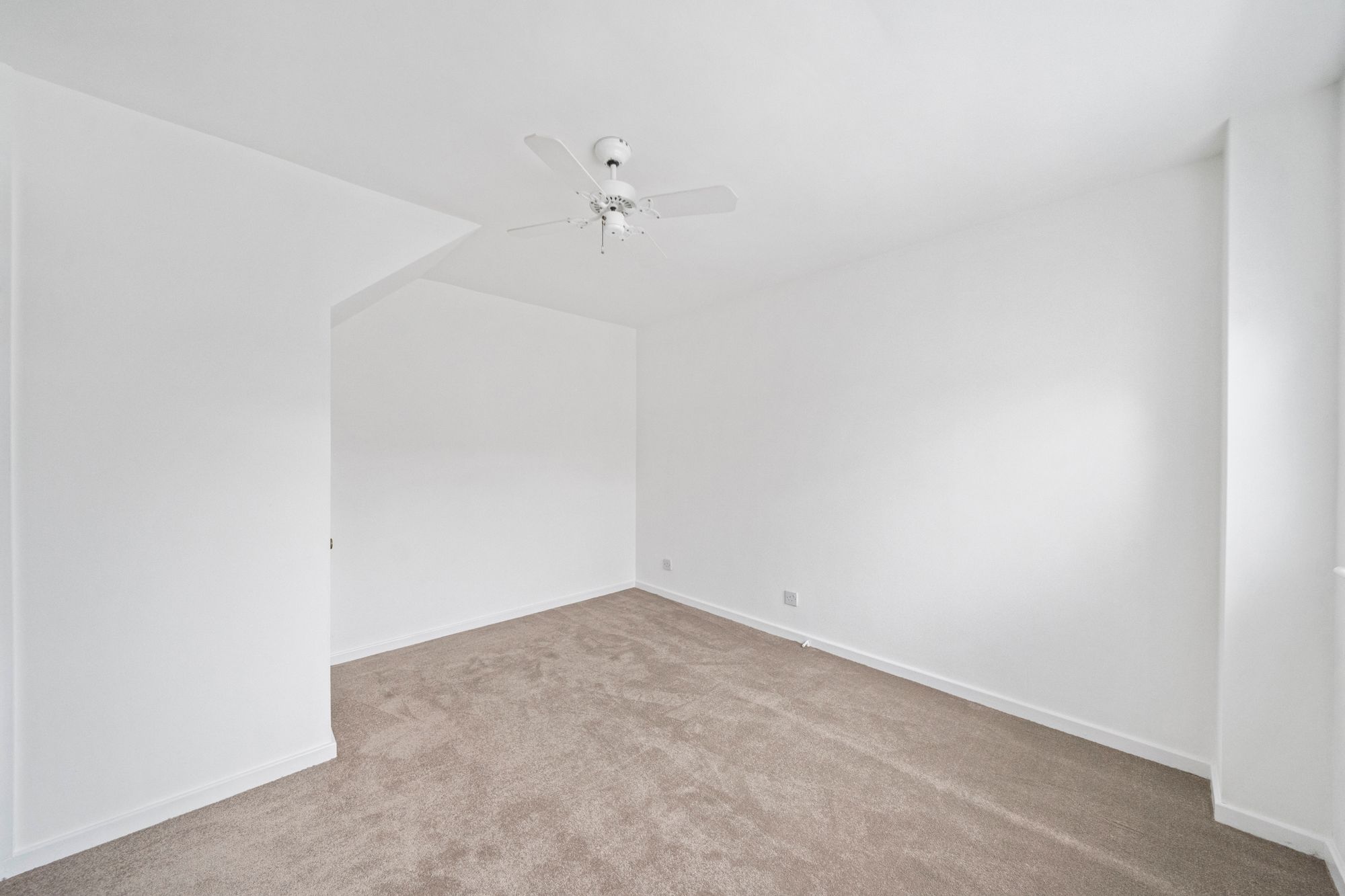 Kinross Close, Fearnhead, WA2