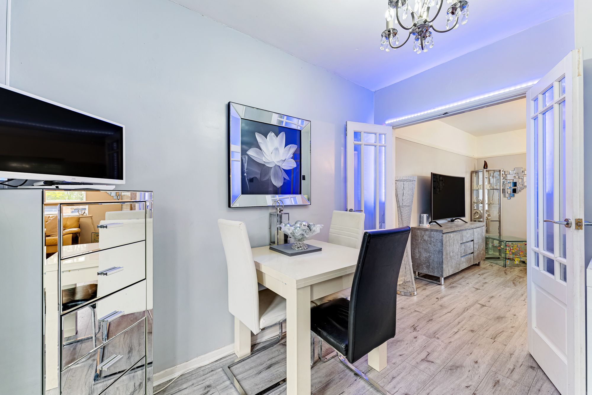 Russell Road, Runcorn, WA7