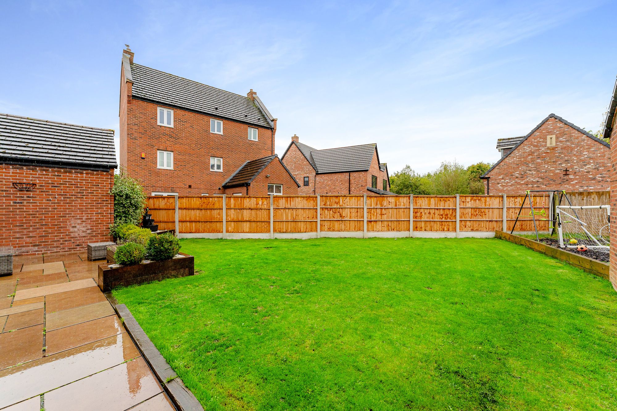 Regency Park, Widnes, WA8