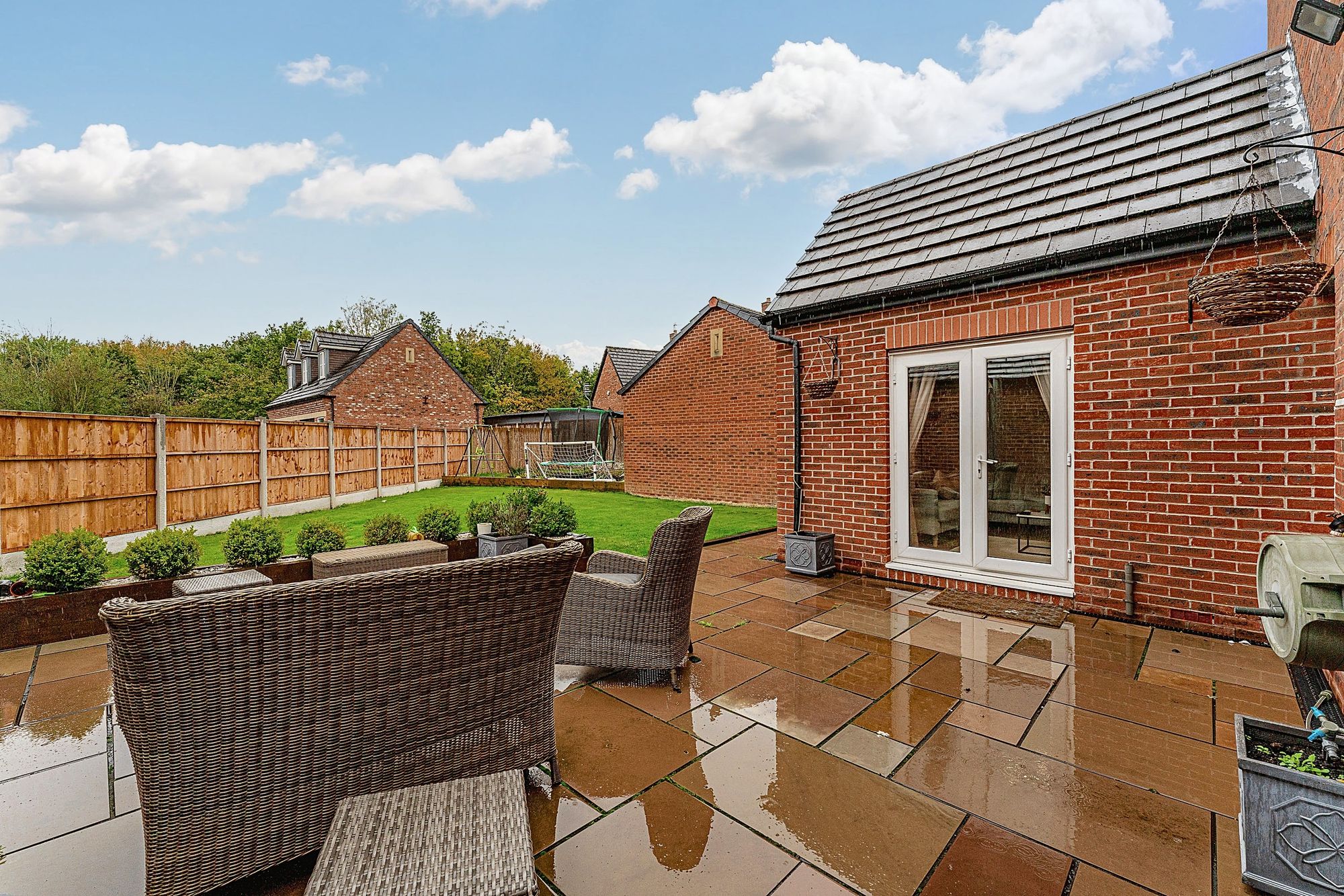 Regency Park, Widnes, WA8