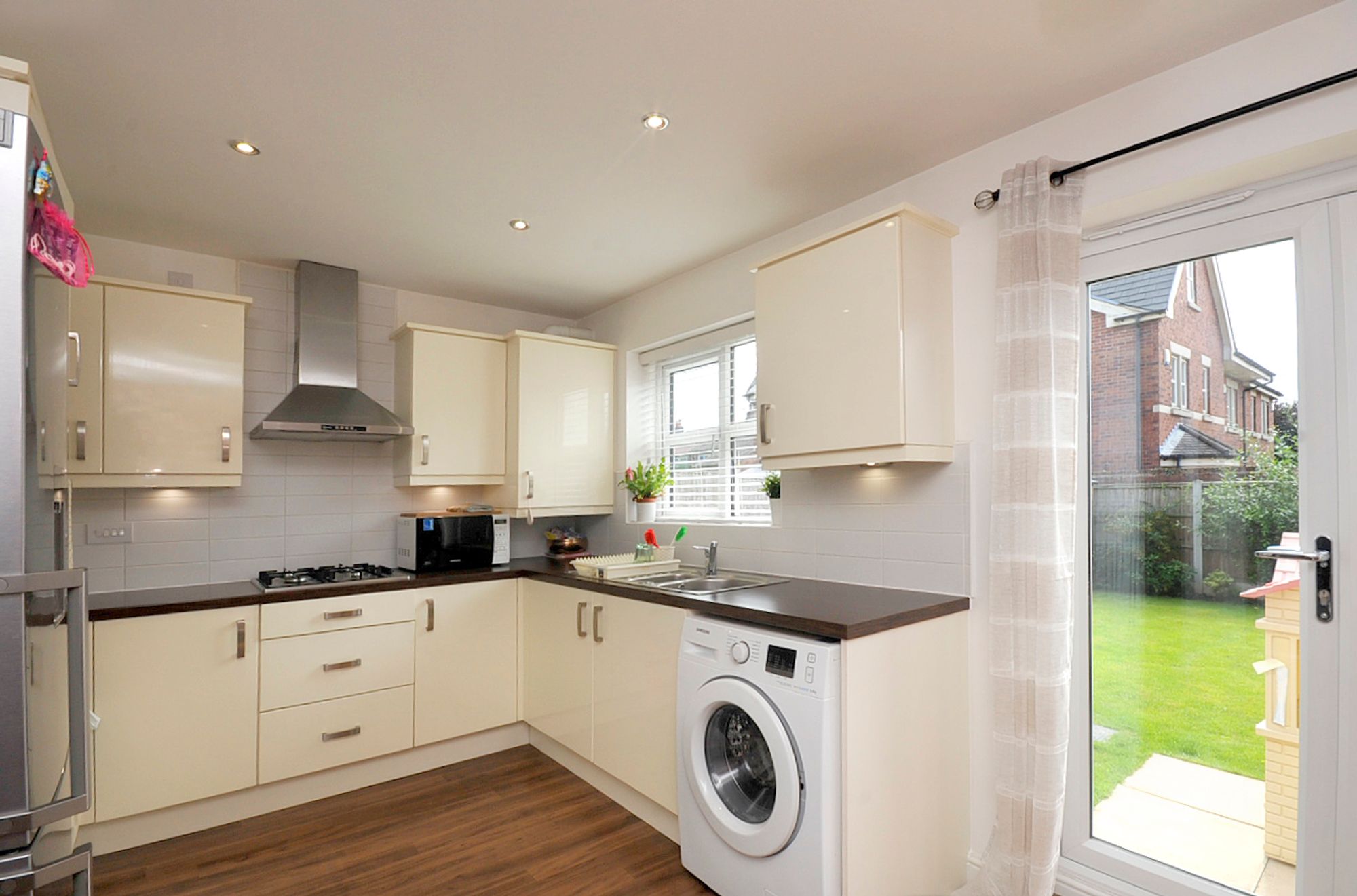 Commissioner Square, Warrington