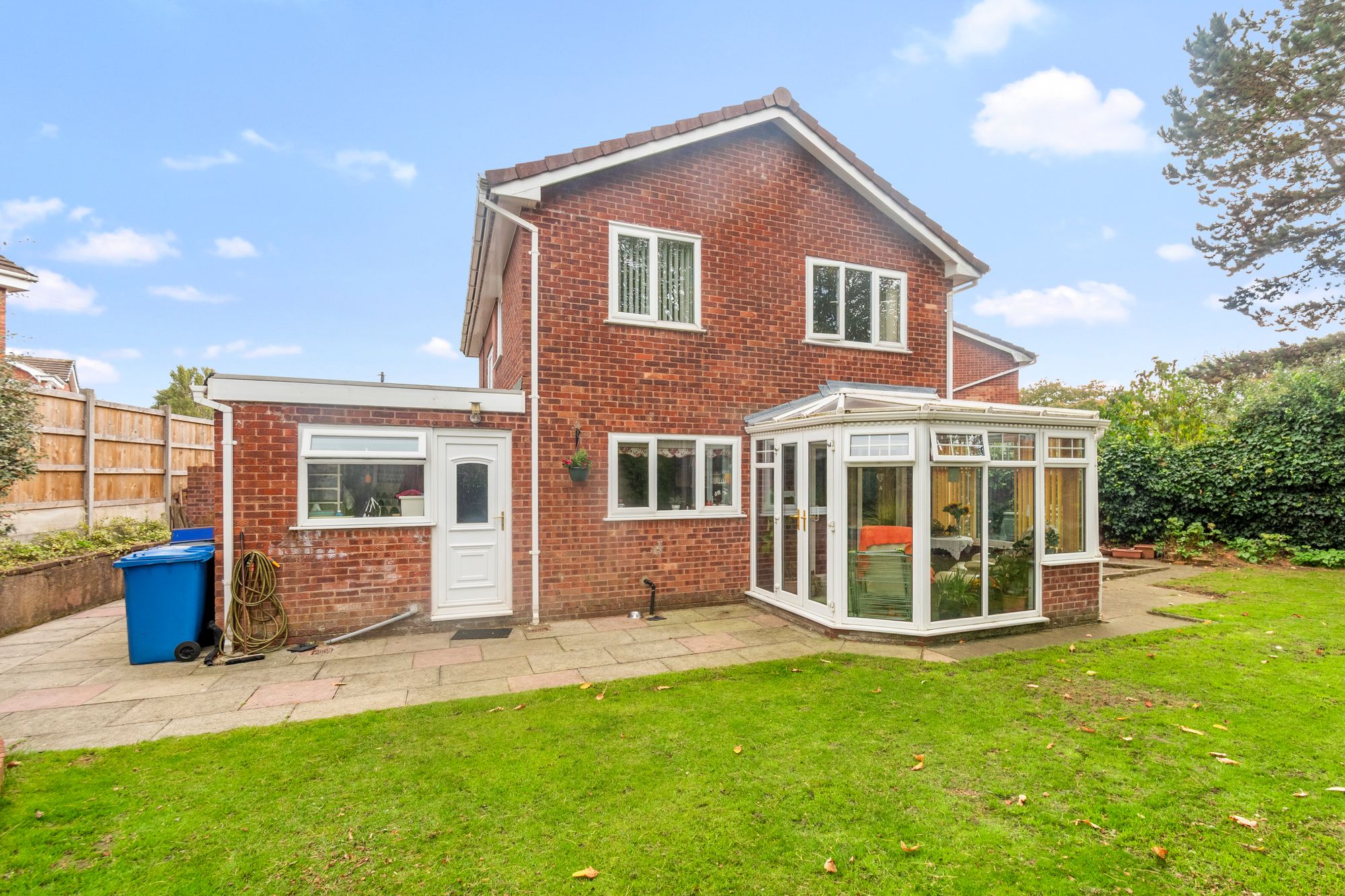 Hickory Close, Woolston, WA1