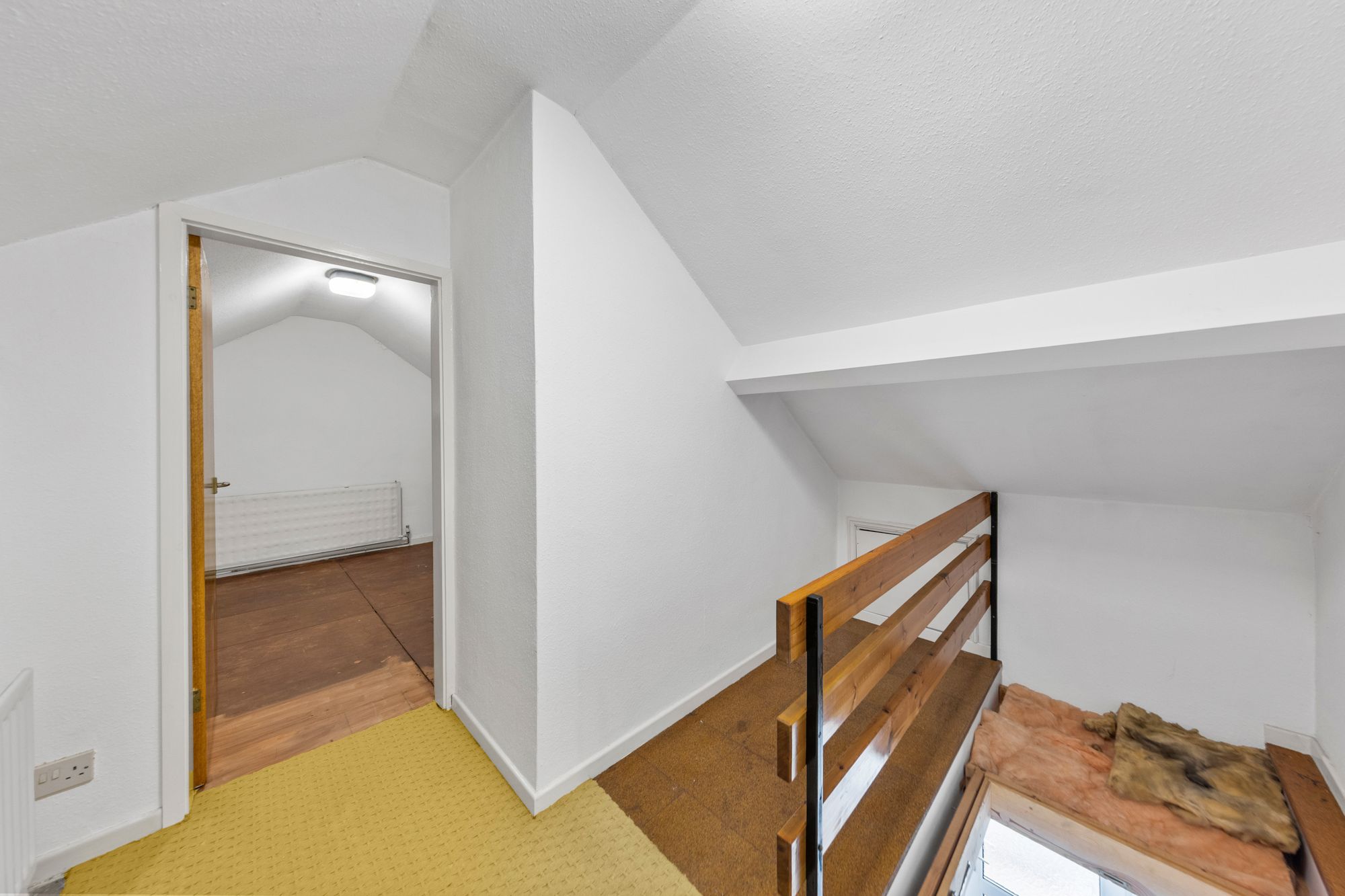 New Lane, Croft, WA3