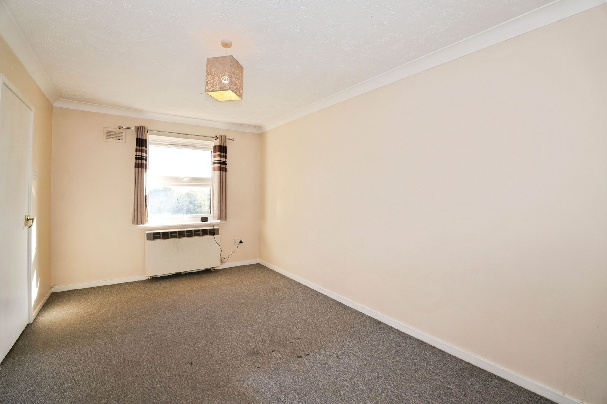 Burns Avenue, Chadwell Heath, RM6