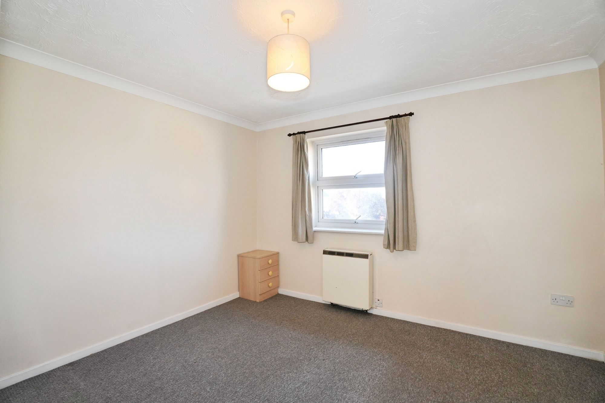 Burns Avenue, Chadwell Heath, RM6