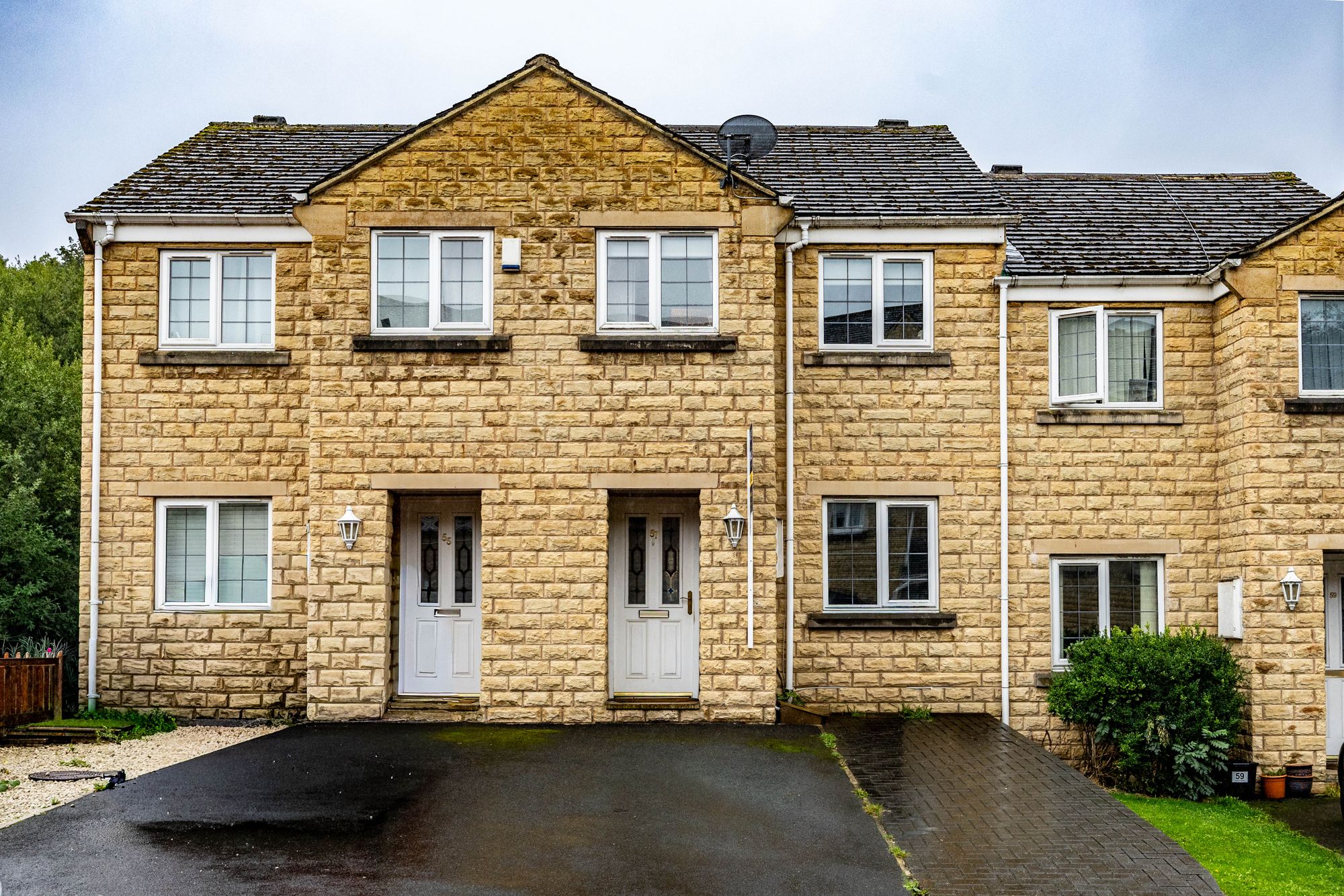 Photo of Larch Close, Wheatley, HX2