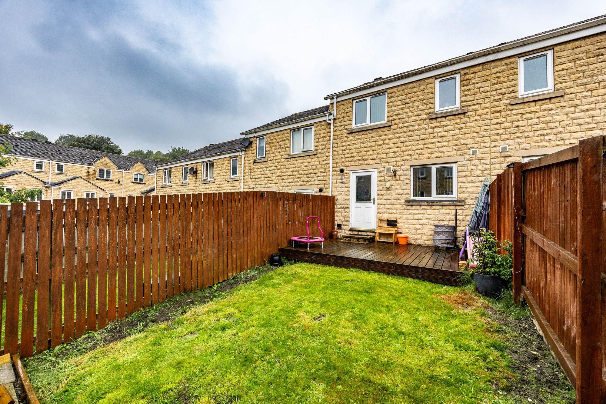 Image 17 of Larch Close, Wheatley, HX2