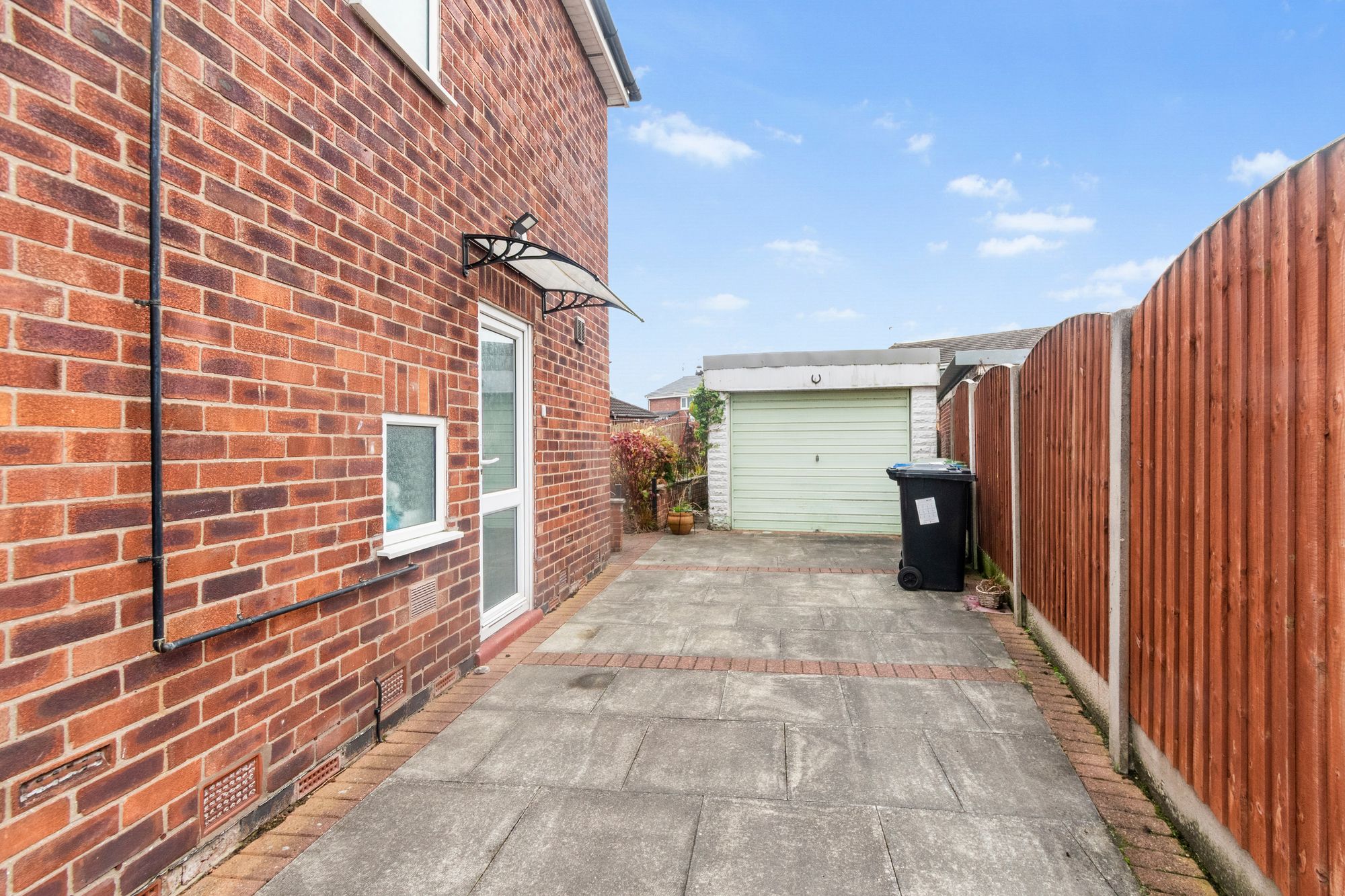 Suncroft Close, Woolston, WA1