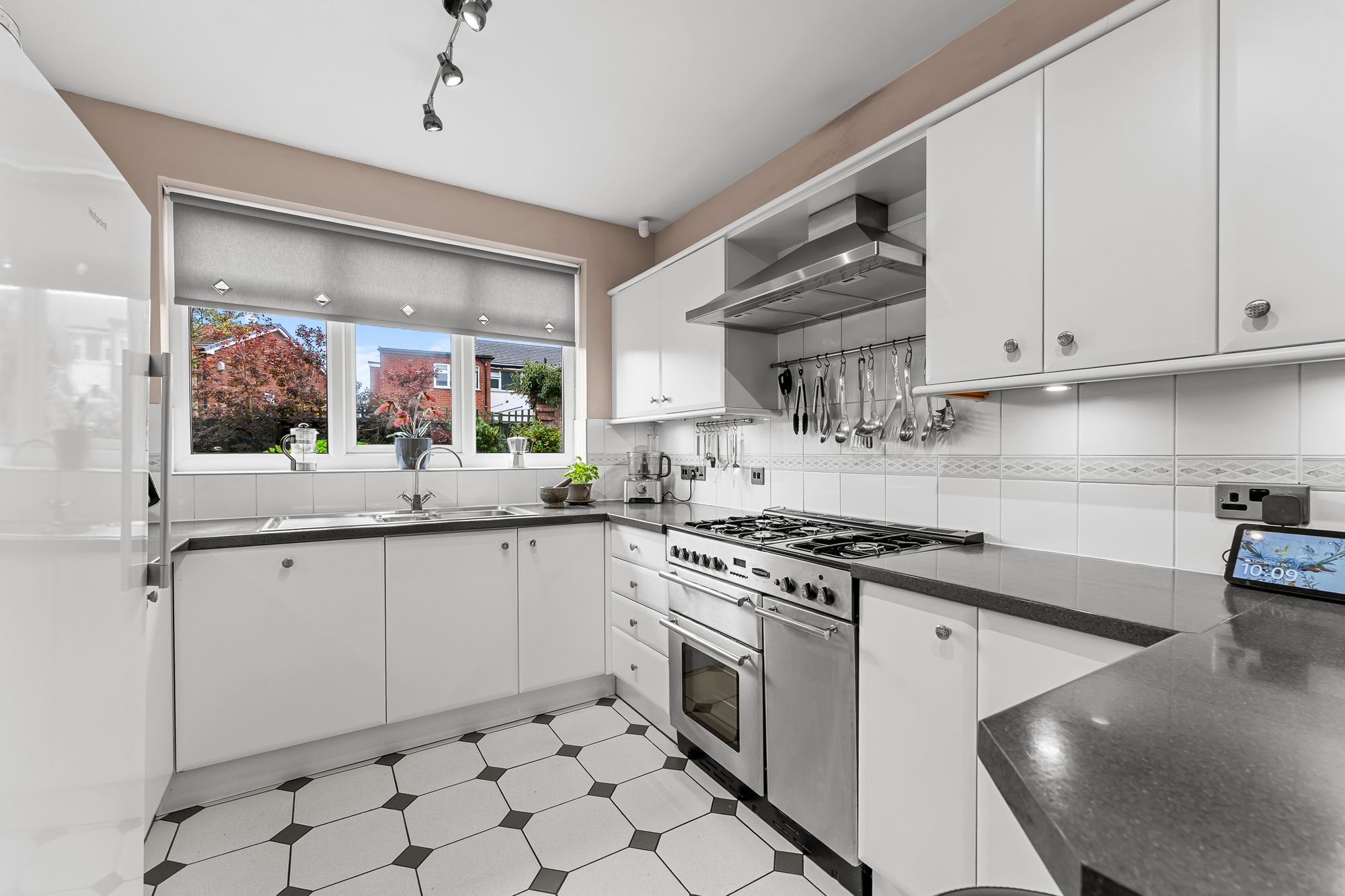 Lunts Heath Road, Widnes, WA8