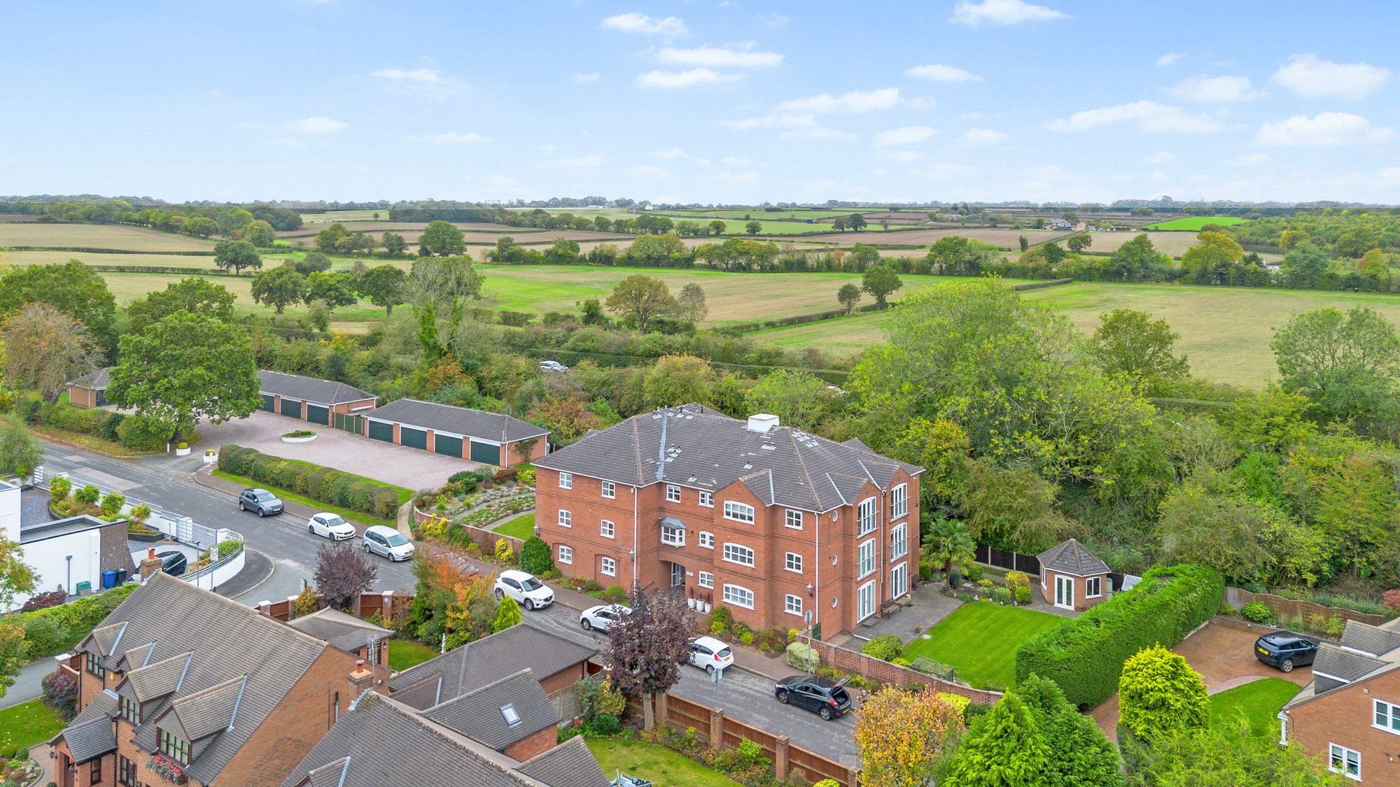 Cliff Lane, Grappenhall, WA4