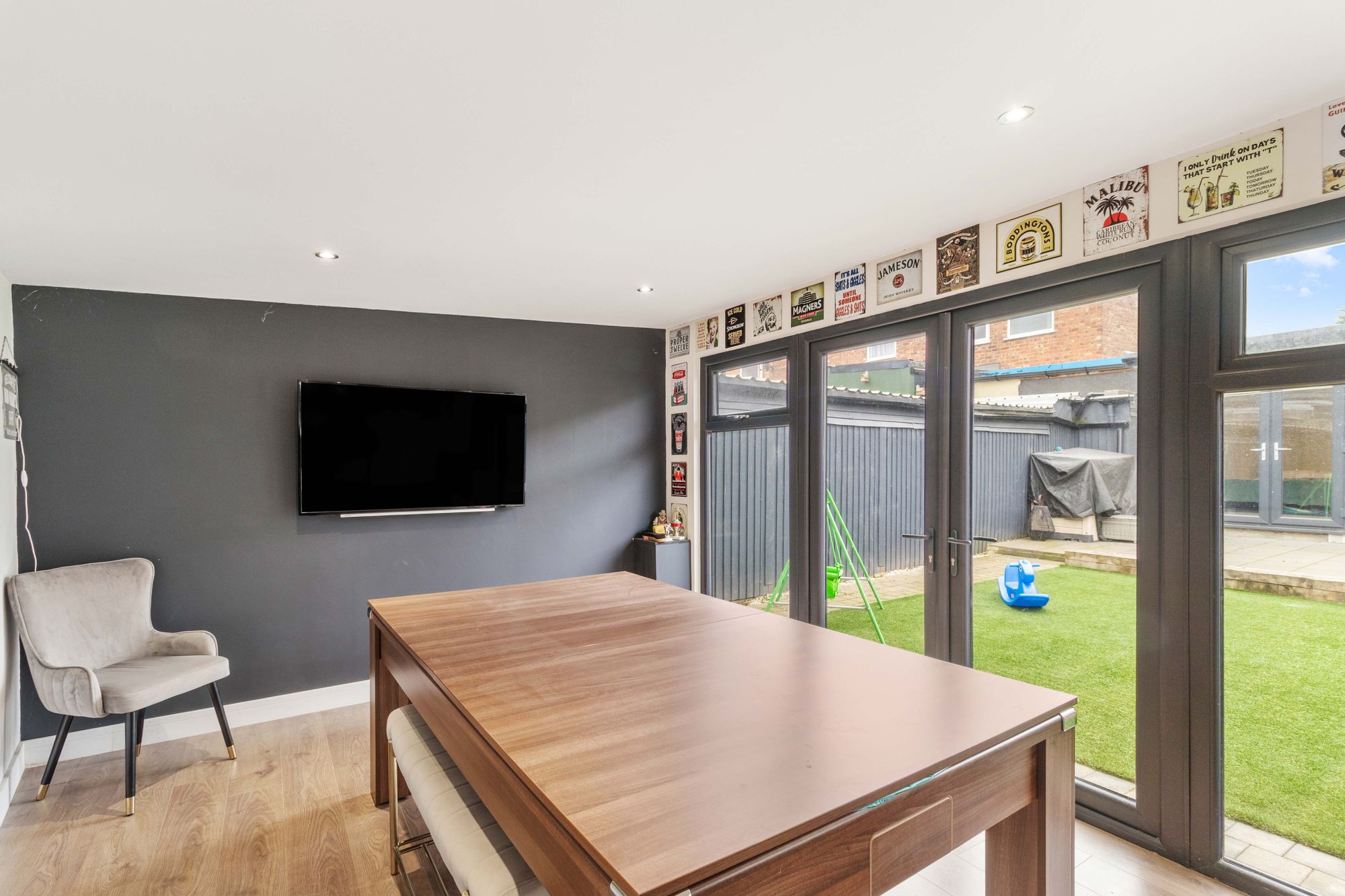 Moseley Avenue, Warrington