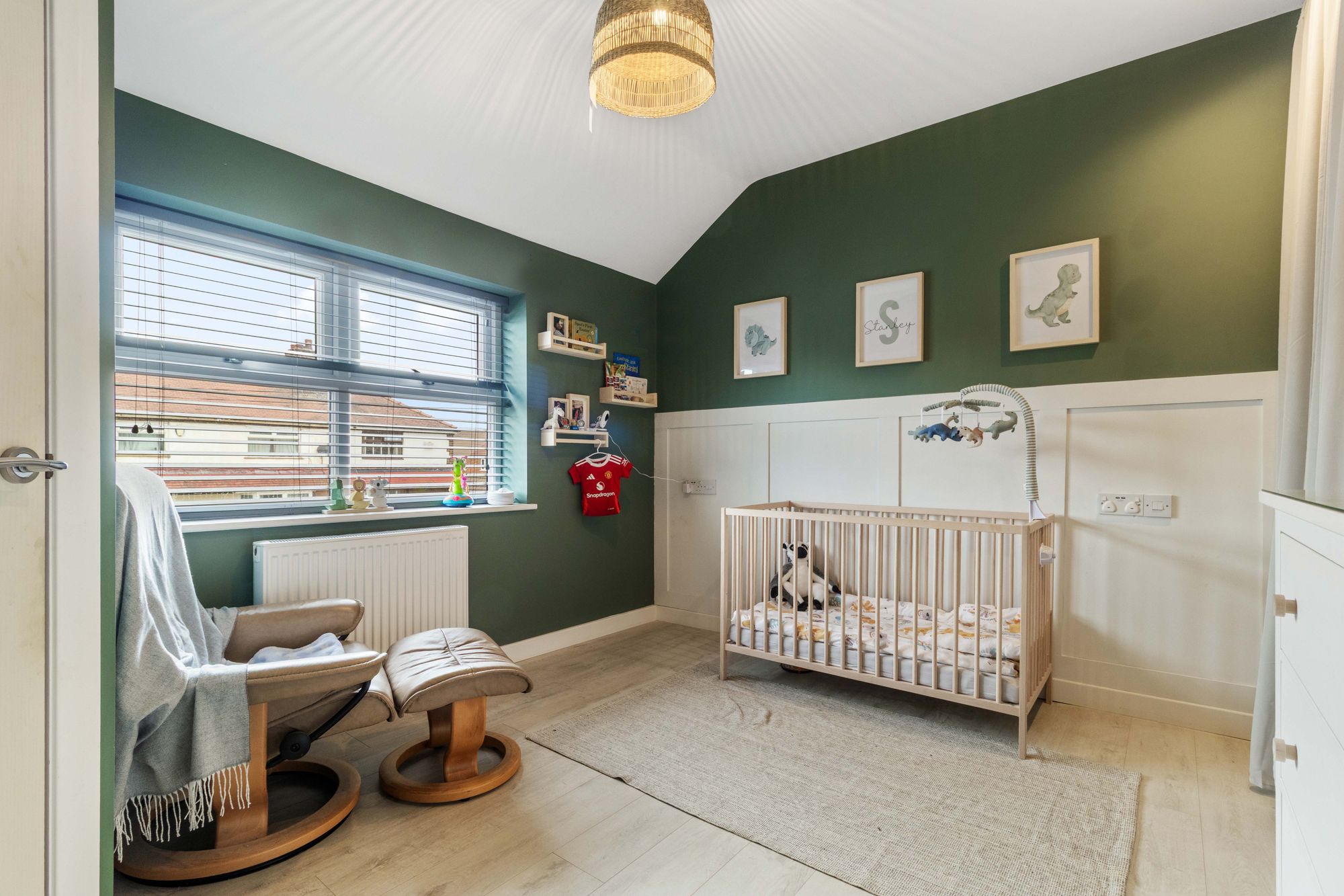 Moseley Avenue, Warrington