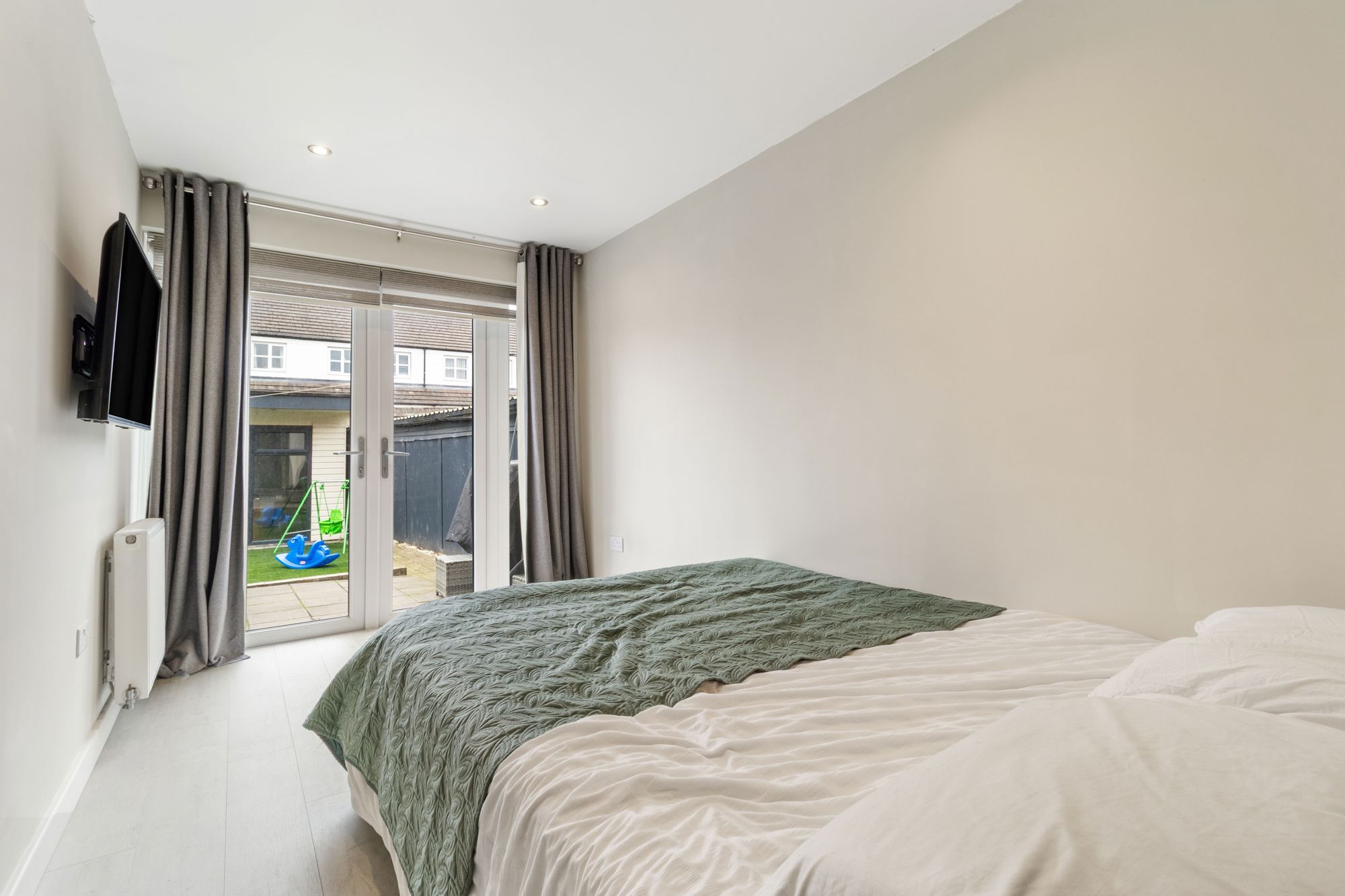 Moseley Avenue, Warrington