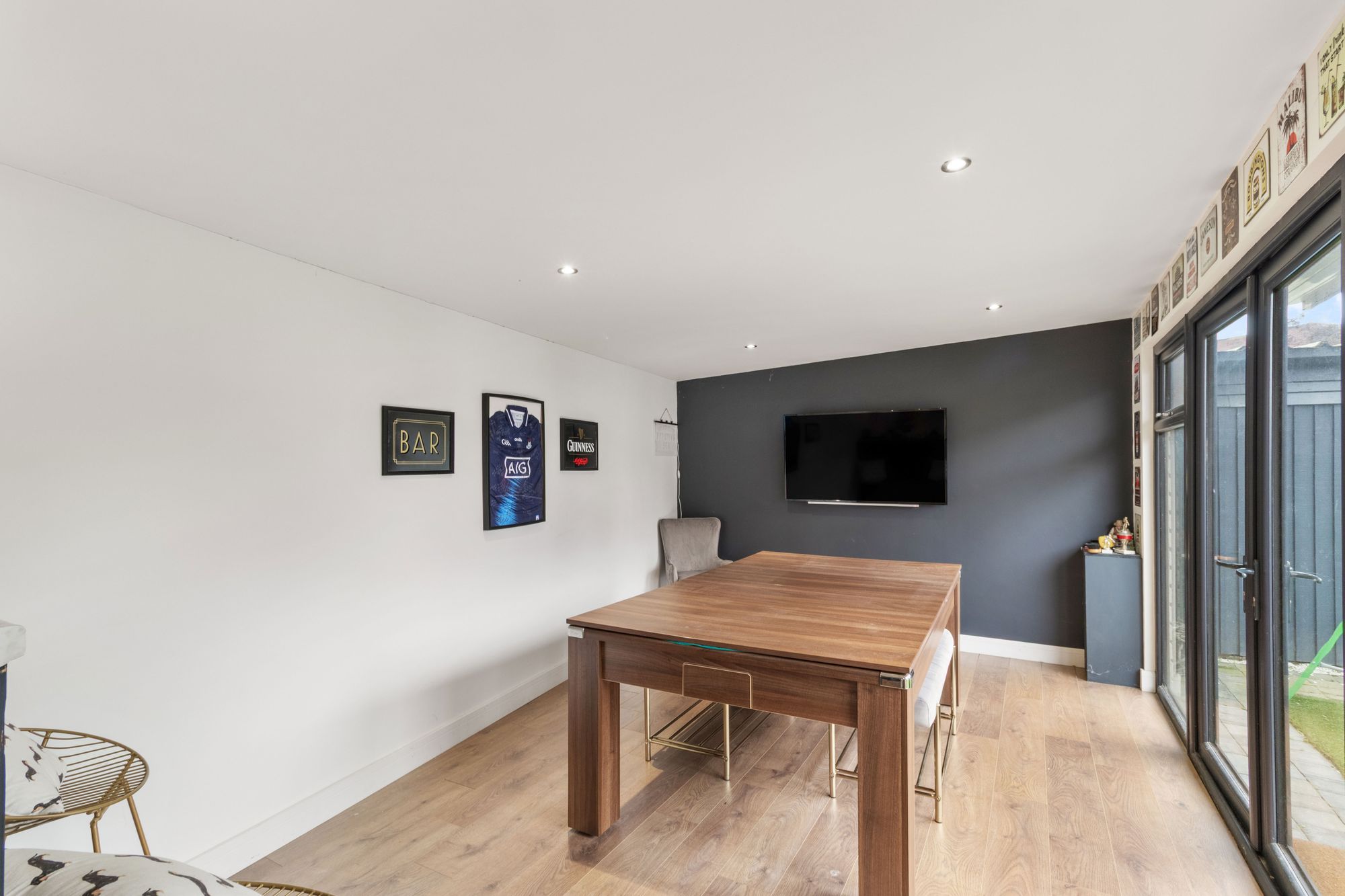 Moseley Avenue, Warrington