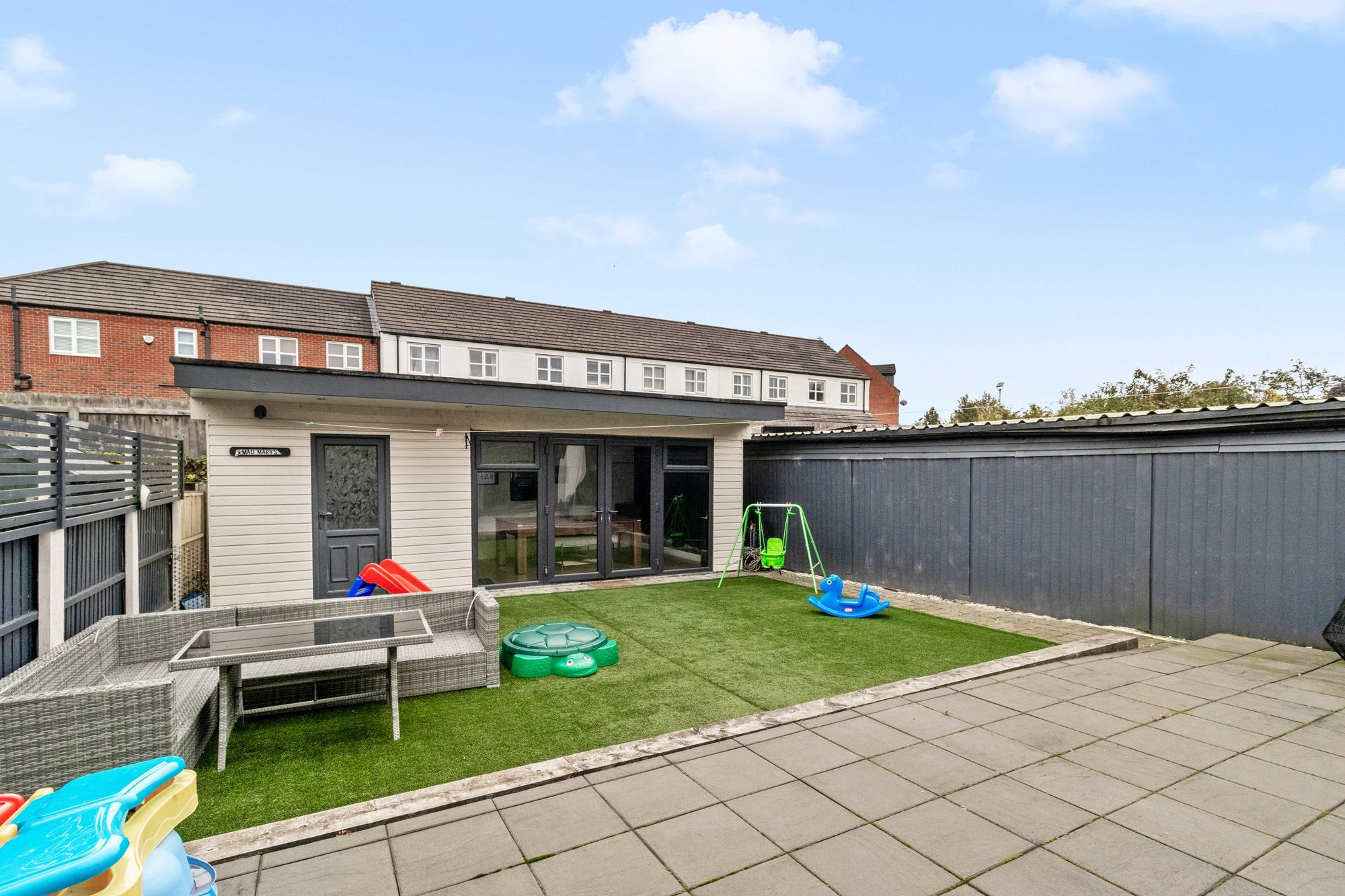 Moseley Avenue, Warrington